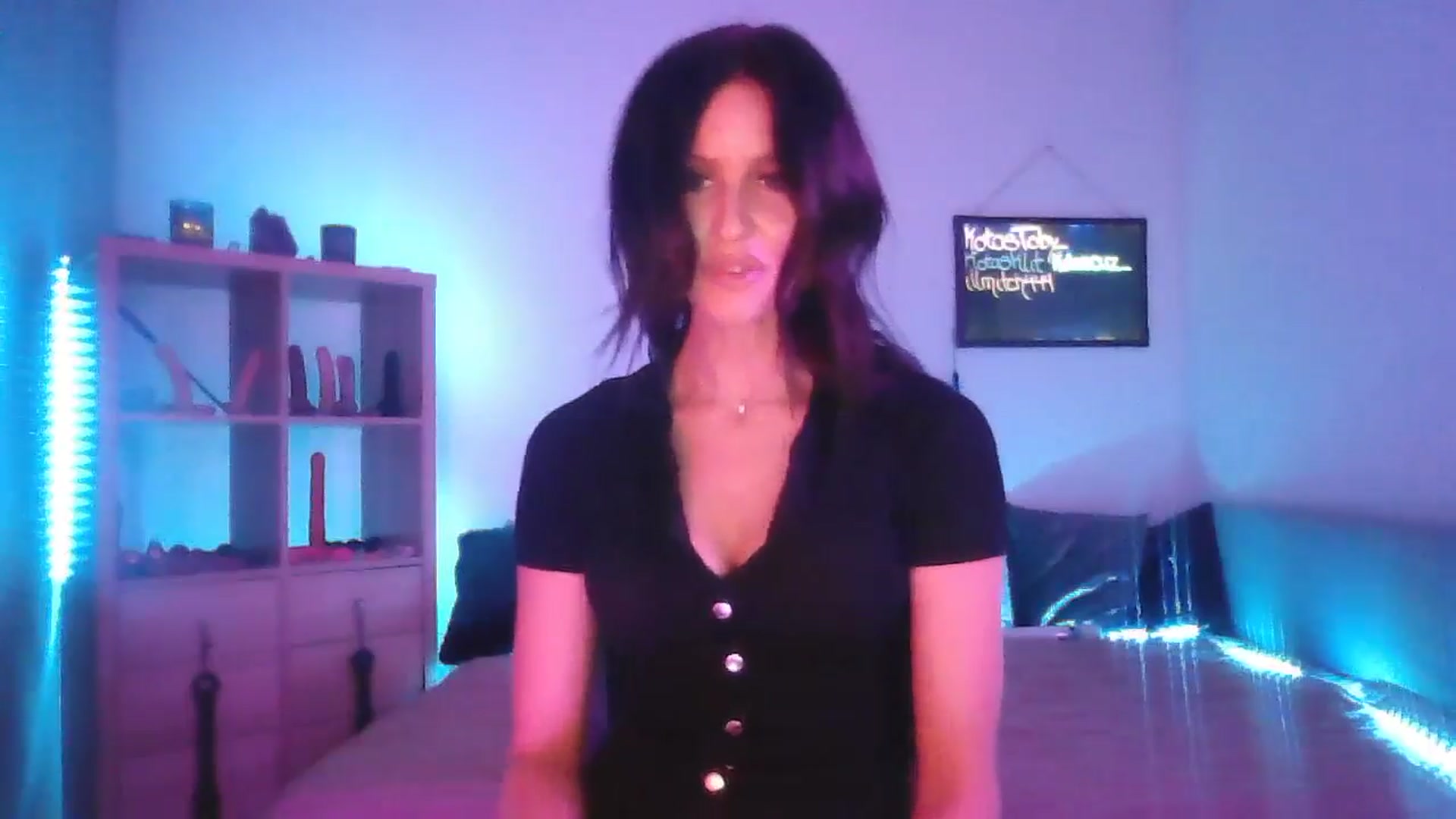 Gallery image thumbnail from DakotaCox's myfreecams stream on, 03/05/2025, 04:07 image 14 of 20