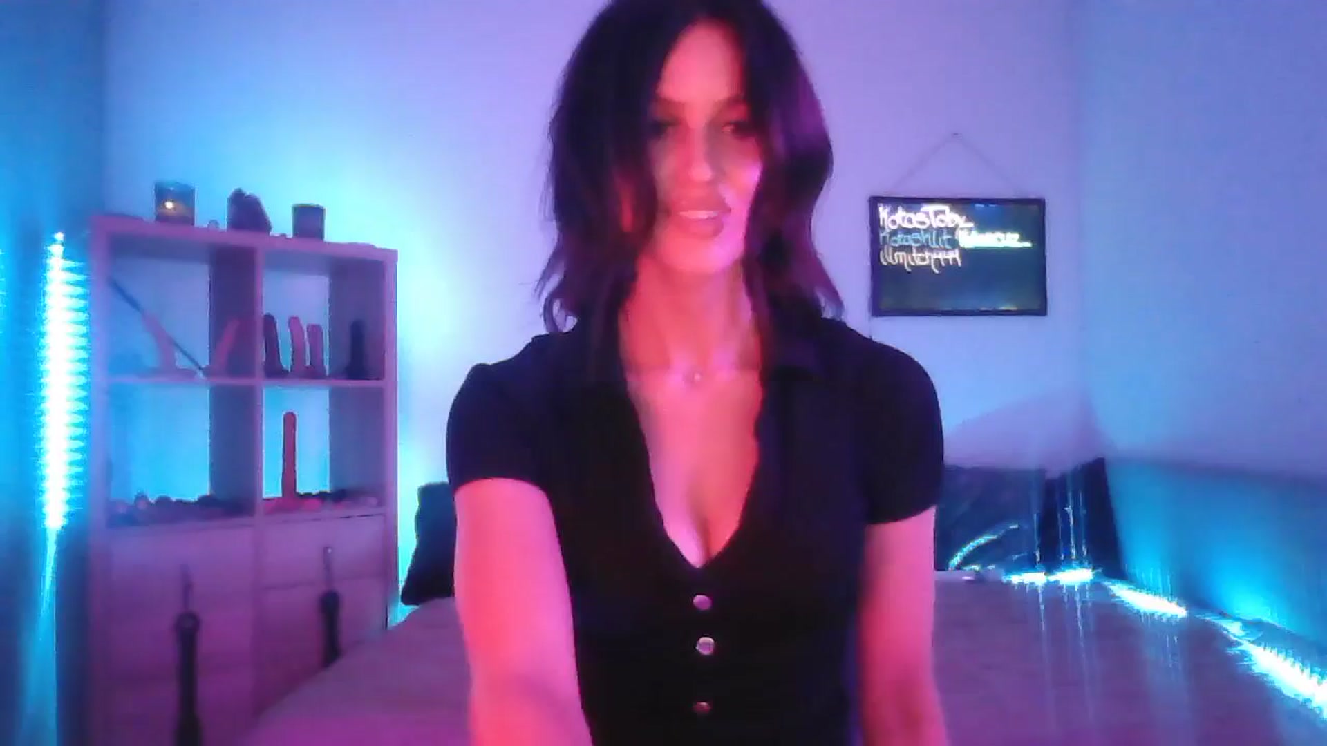 Gallery image thumbnail from DakotaCox's myfreecams stream on, 03/05/2025, 04:07 image 17 of 20