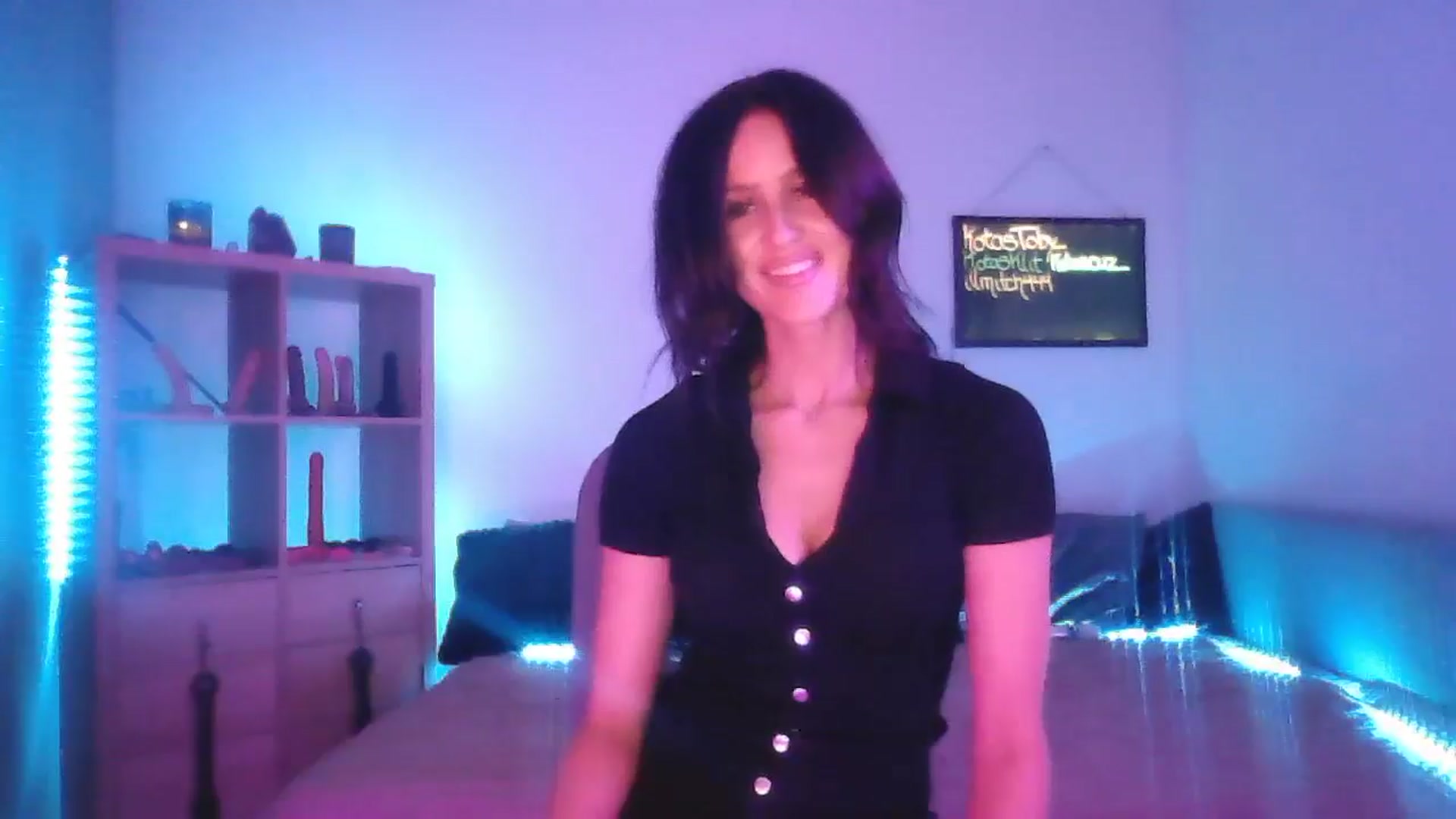 Gallery image thumbnail from DakotaCox's myfreecams stream on, 03/05/2025, 04:07 image 8 of 20