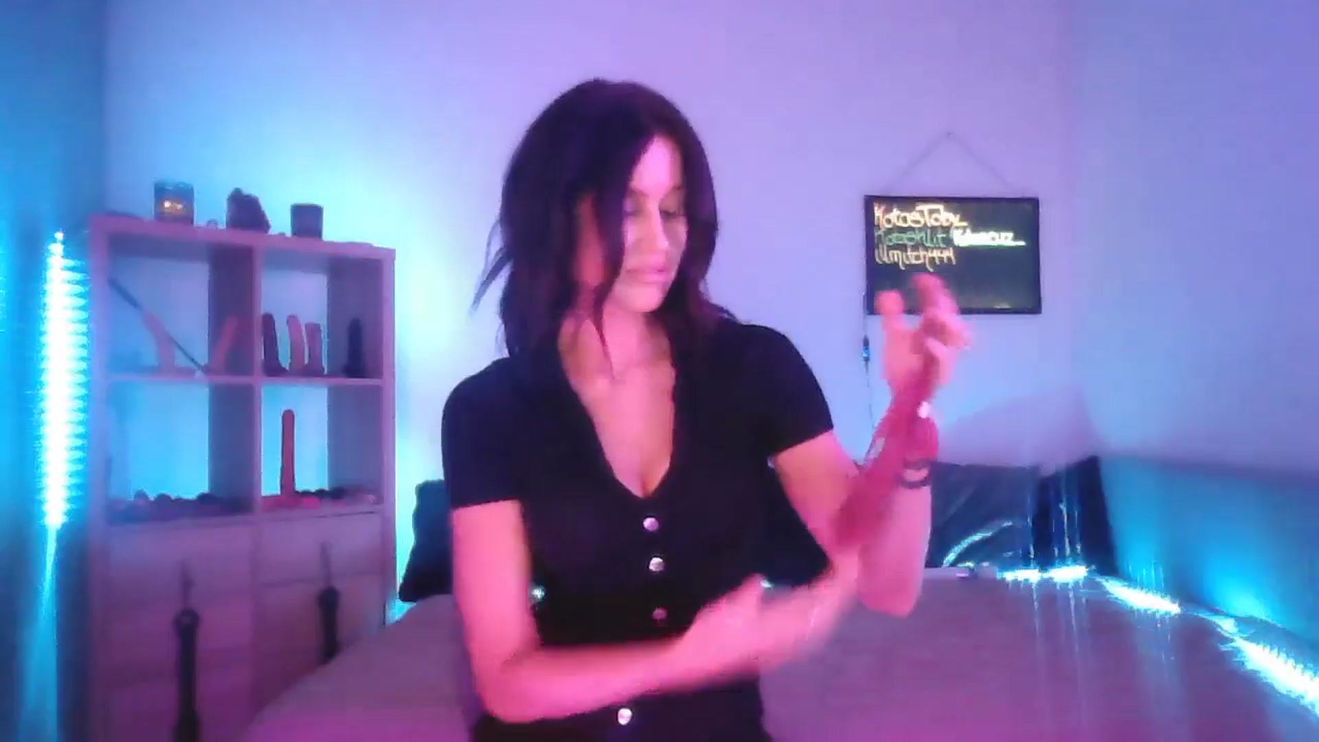 Gallery image thumbnail from DakotaCox's myfreecams stream on, 03/05/2025, 04:07 image 13 of 20