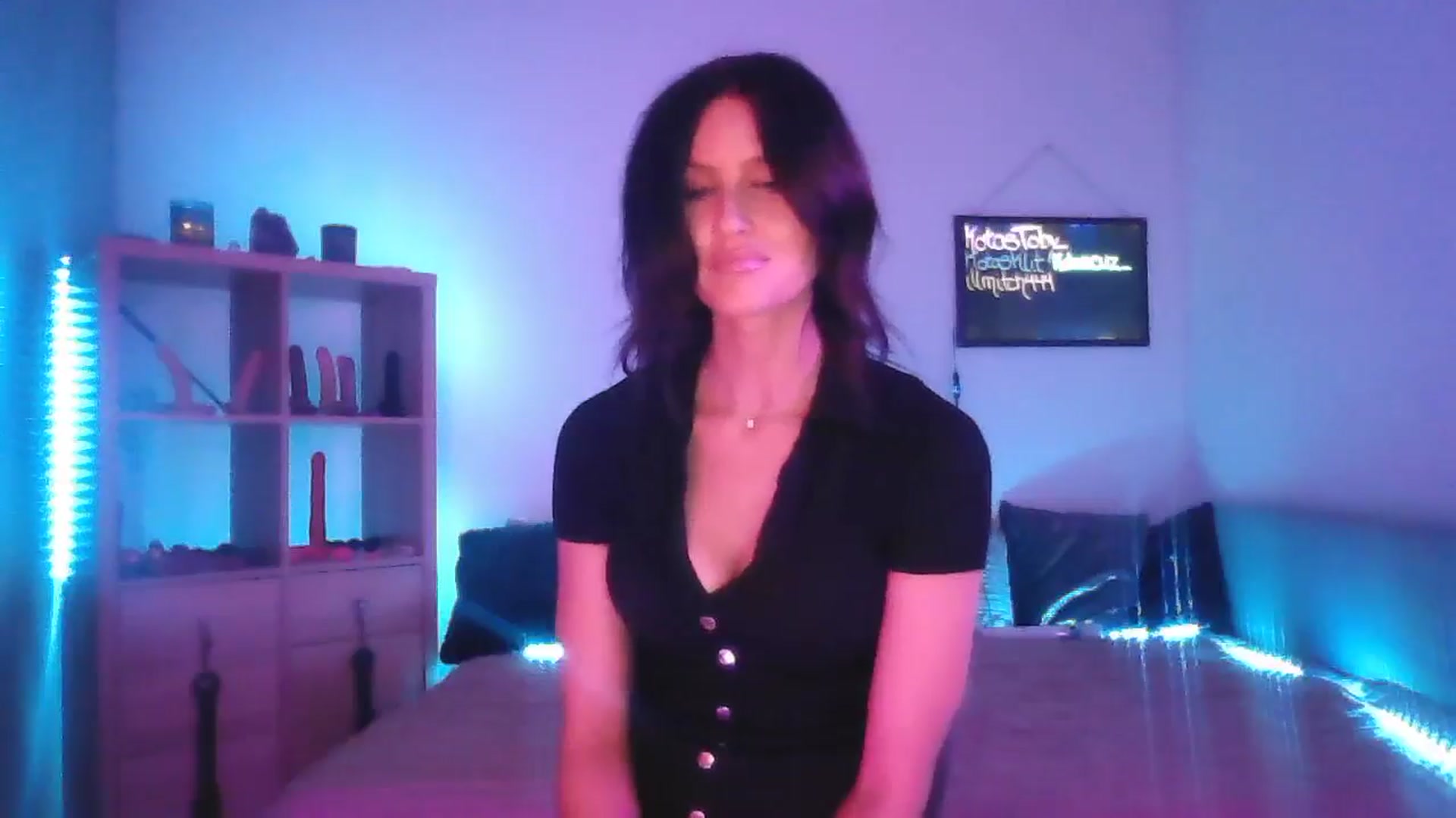 Gallery image thumbnail from DakotaCox's myfreecams stream on, 03/05/2025, 04:07 image 19 of 20