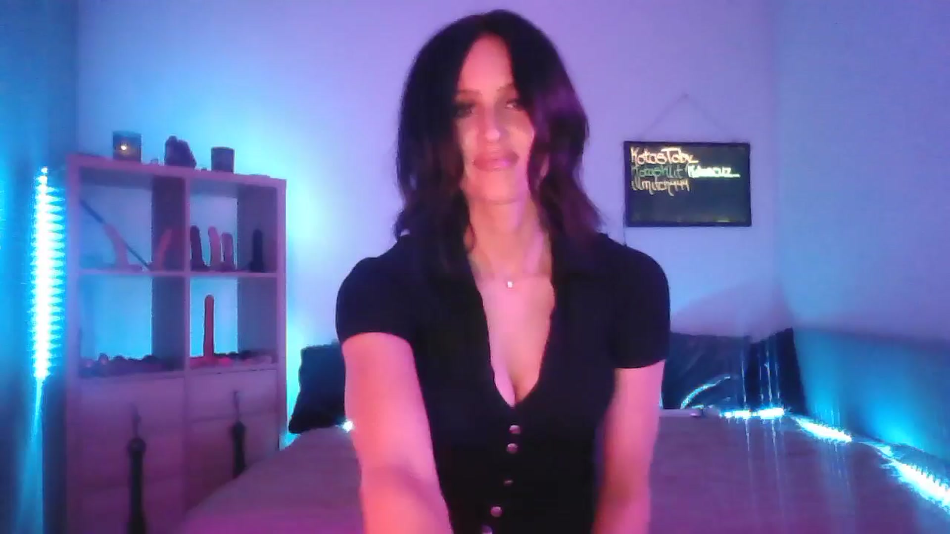 Gallery image thumbnail from DakotaCox's myfreecams stream on, 03/05/2025, 04:07 image 7 of 20