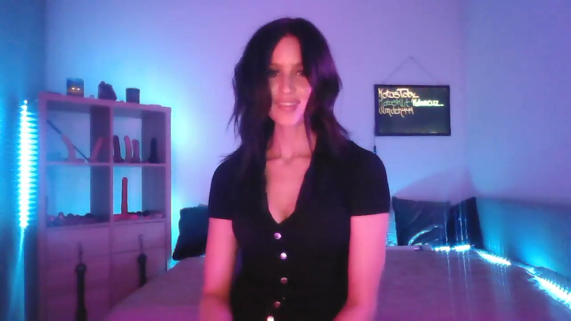 Gallery image thumbnail from DakotaCox's myfreecams stream on, 03/05/2025, 04:07 image 10 of 20