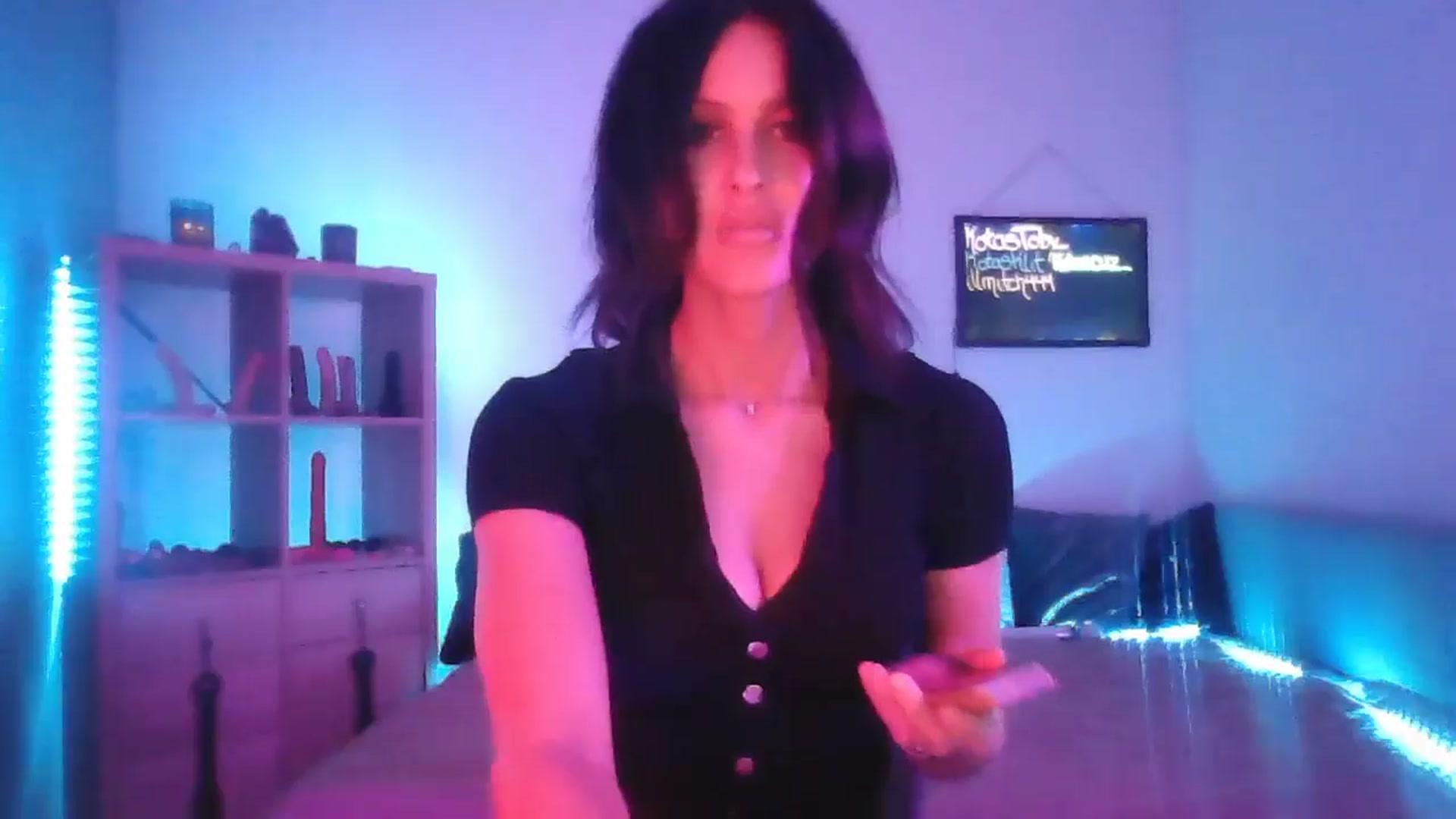 Gallery image thumbnail from DakotaCox's myfreecams stream on, 03/05/2025, 04:22 image 2 of 20