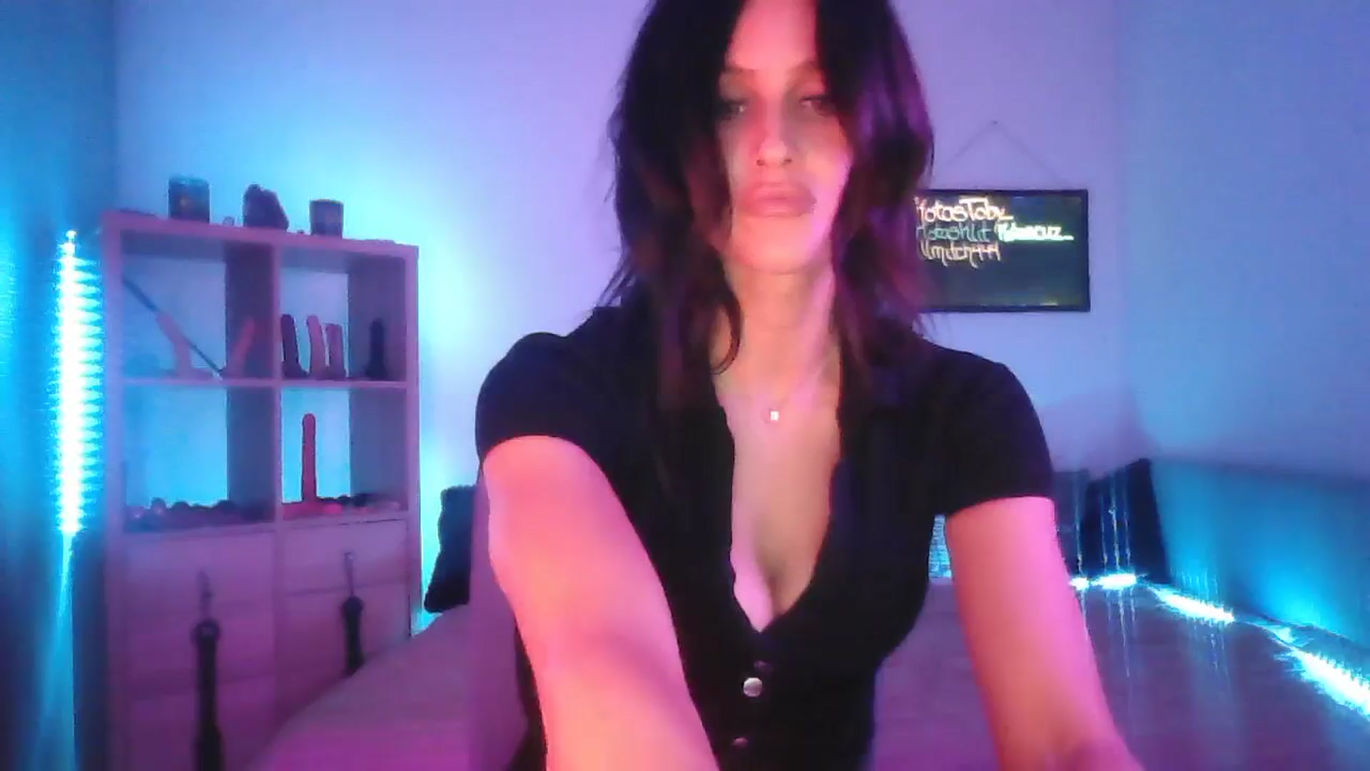Gallery image thumbnail from DakotaCox's myfreecams stream on, 03/05/2025, 05:08 image 7 of 20