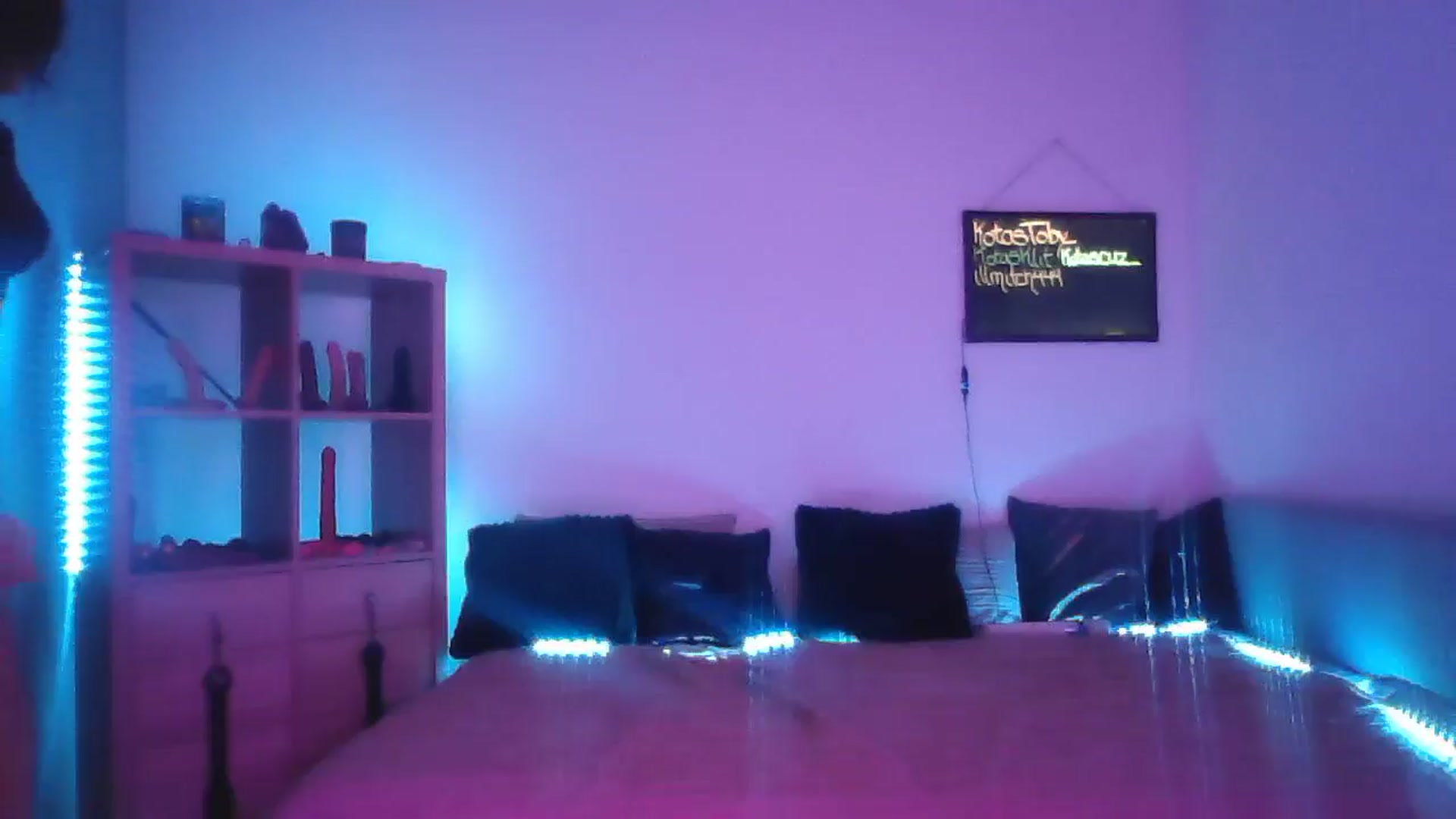 Gallery image thumbnail from DakotaCox's myfreecams stream on, 03/05/2025, 05:22 image 15 of 20