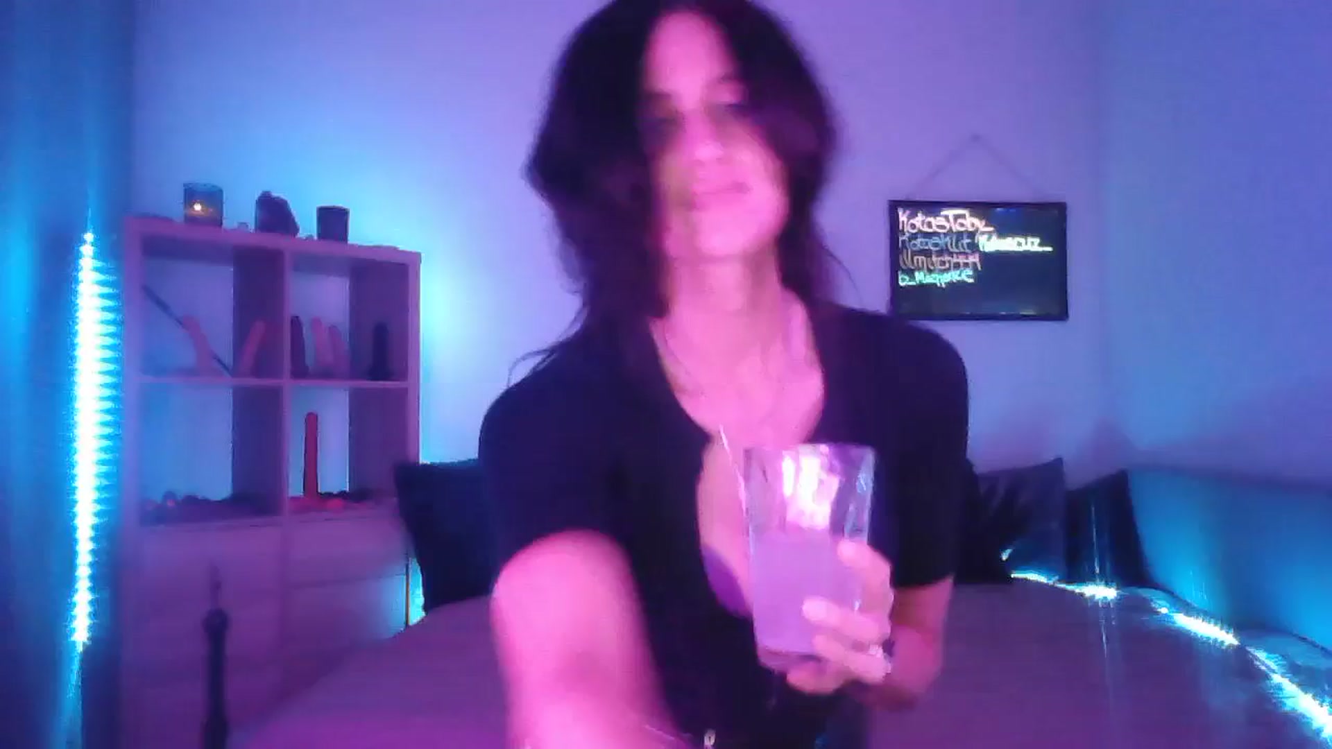 Gallery image thumbnail from DakotaCox's myfreecams stream on, 03/08/2025, 04:14 image 14 of 20