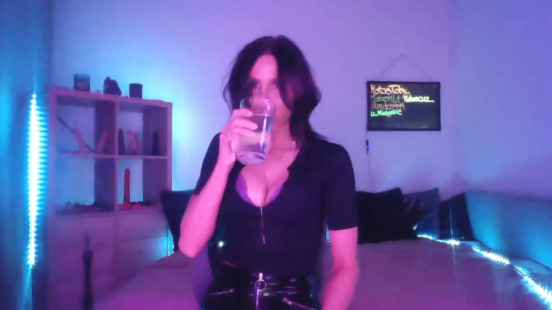 Gallery image thumbnail from DakotaCox's myfreecams stream on, 03/08/2025, 04:56 image 16 of 20