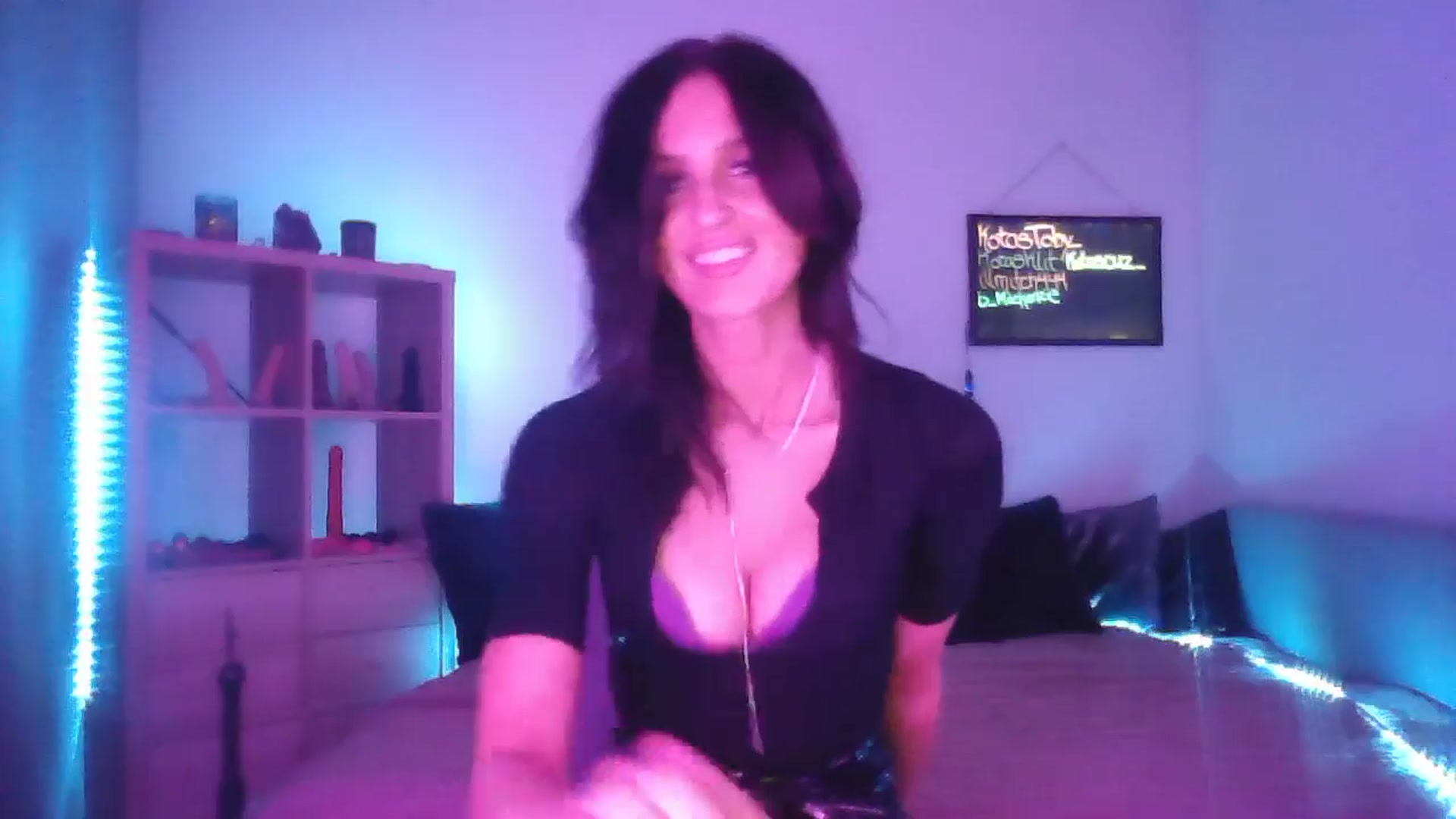 Gallery image thumbnail from DakotaCox's myfreecams stream on, 03/08/2025, 04:56 image 9 of 20