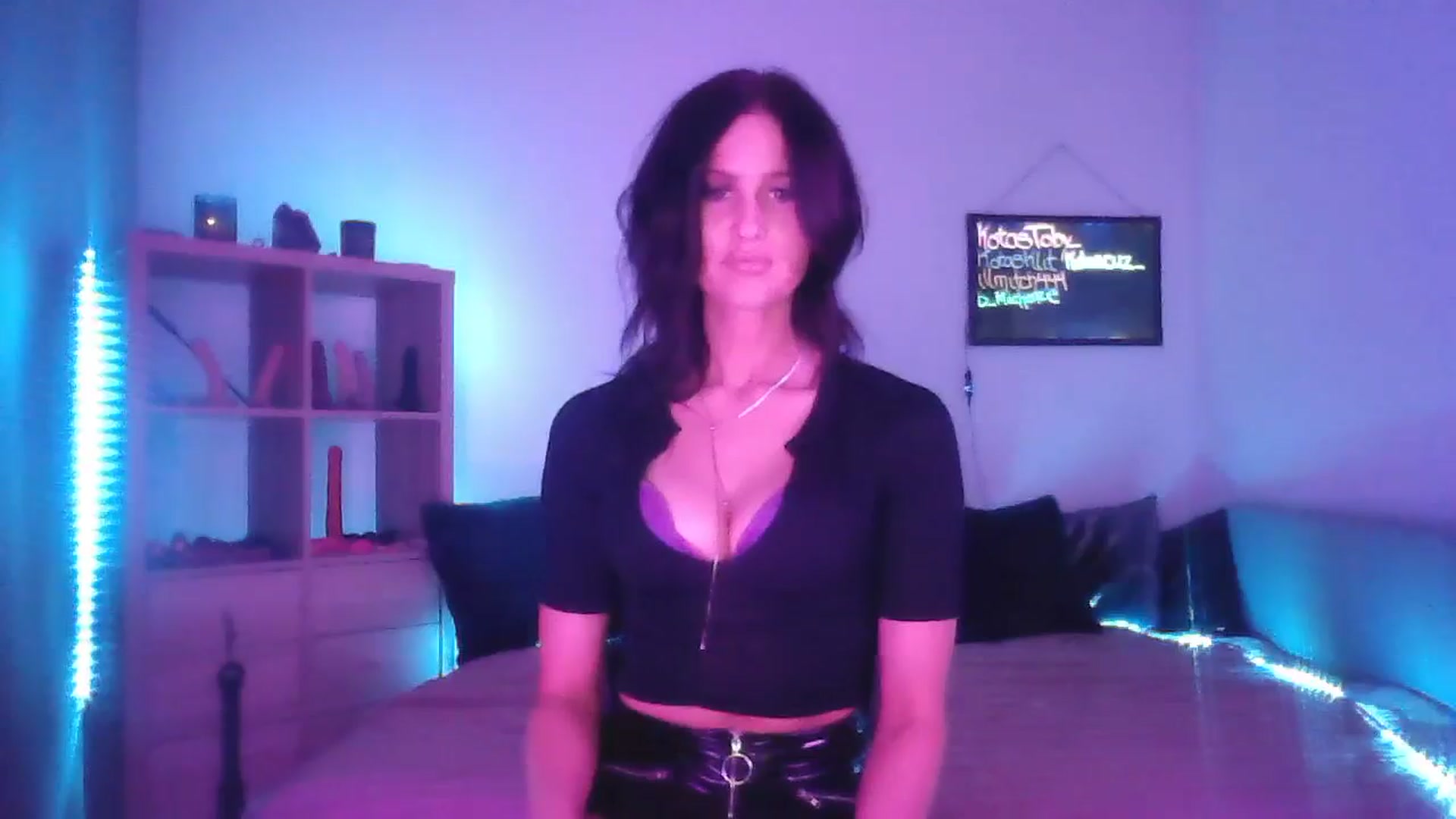Gallery image thumbnail from DakotaCox's myfreecams stream on, 03/08/2025, 04:56 image 12 of 20