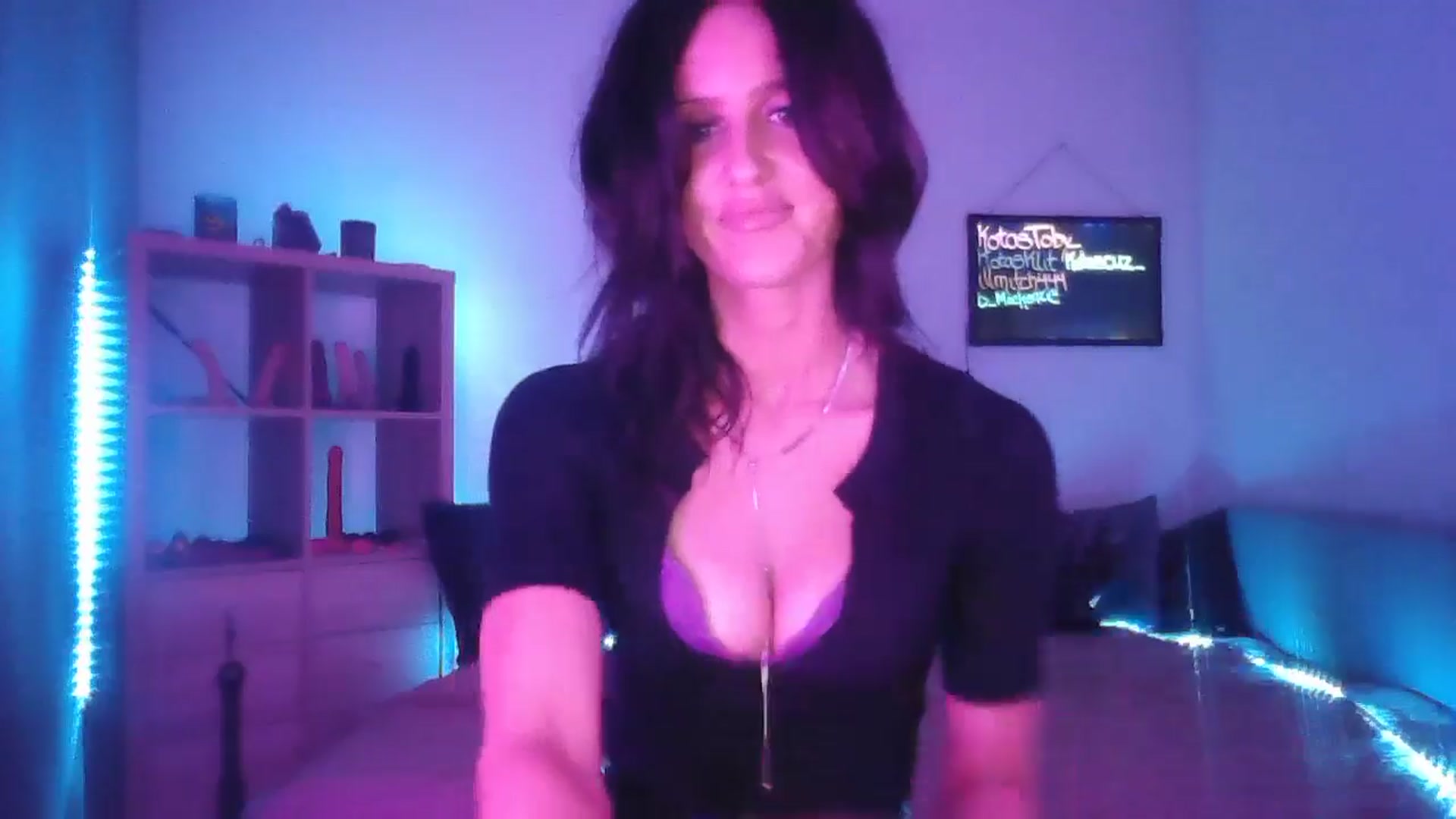 Gallery image thumbnail from DakotaCox's myfreecams stream on, 03/08/2025, 04:56 image 18 of 20