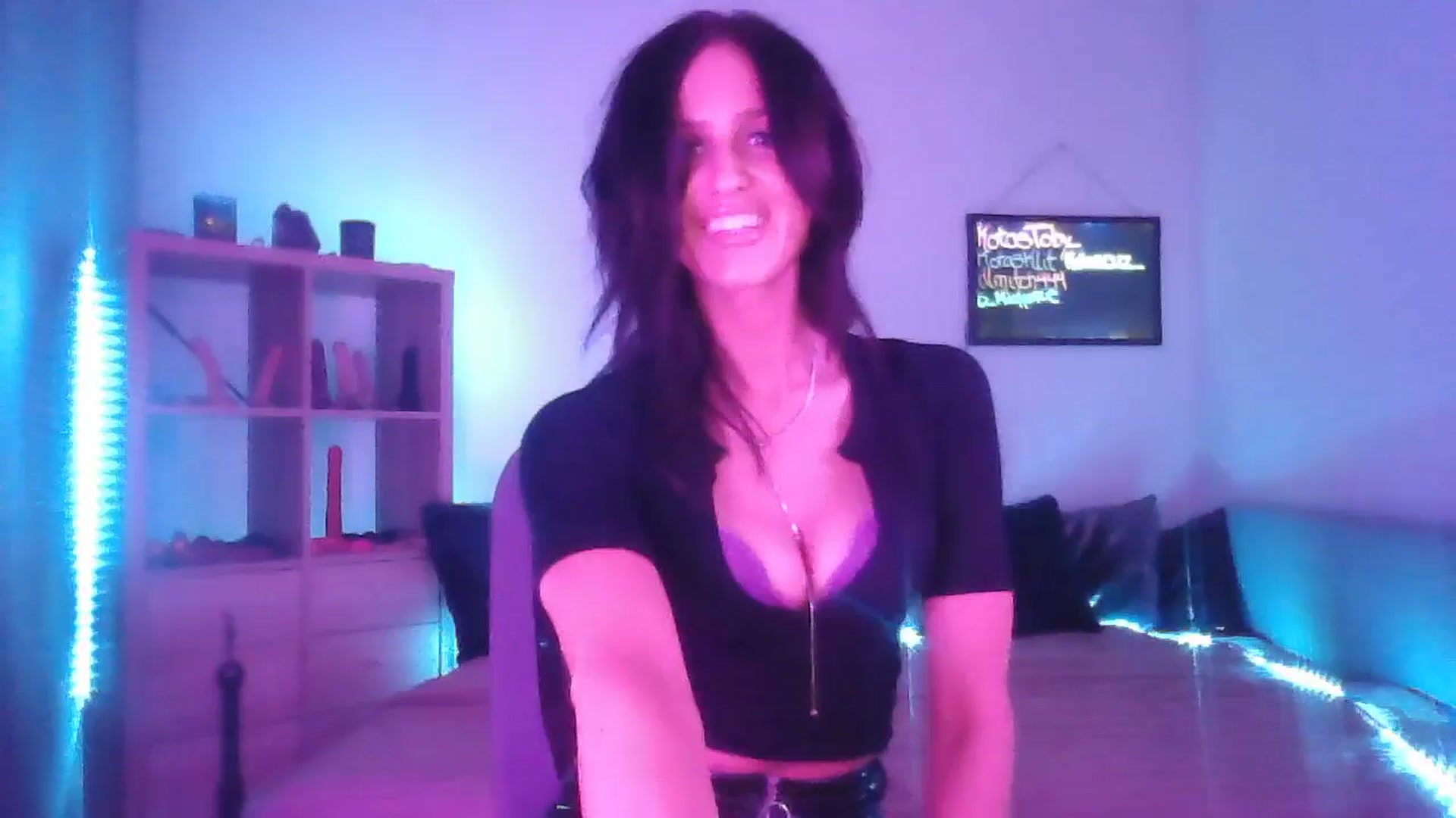 Gallery image thumbnail from DakotaCox's myfreecams stream on, 03/08/2025, 04:56 image 14 of 20