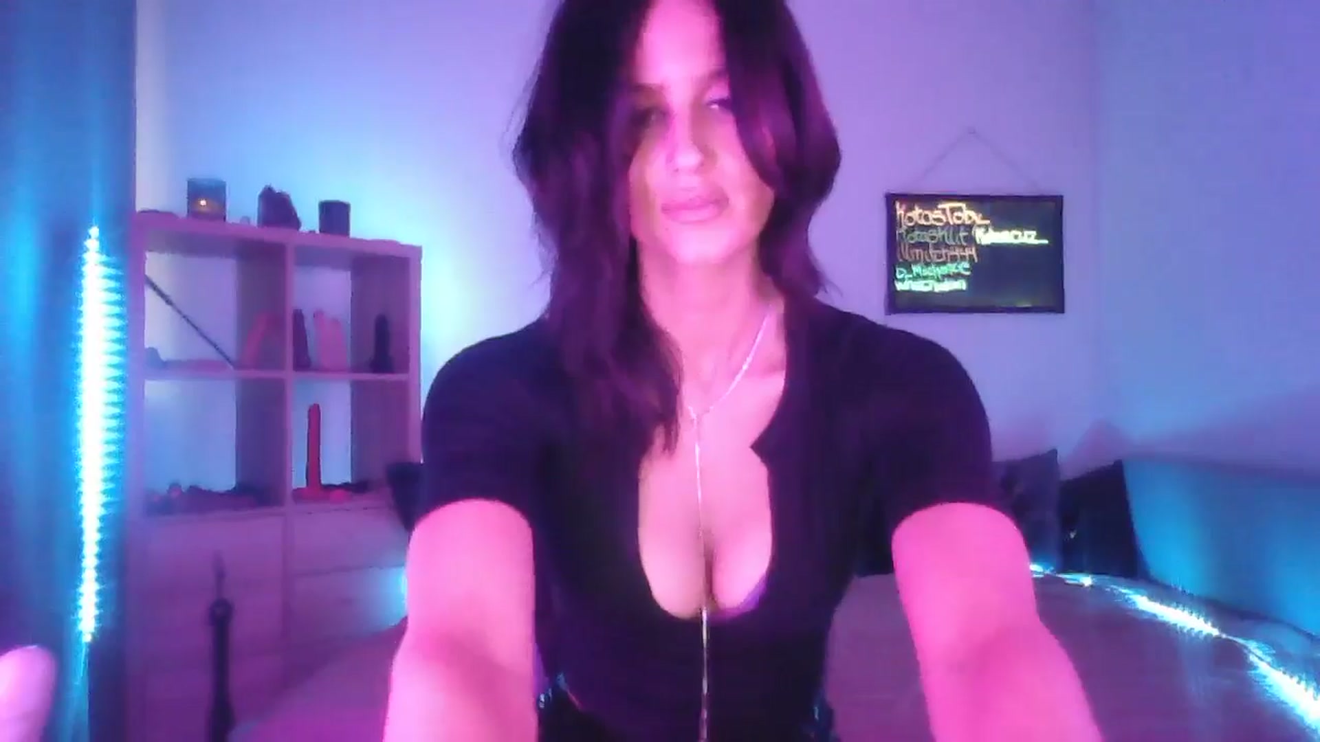 Gallery image thumbnail from DakotaCox's myfreecams stream on, 03/08/2025, 06:21 image 15 of 20