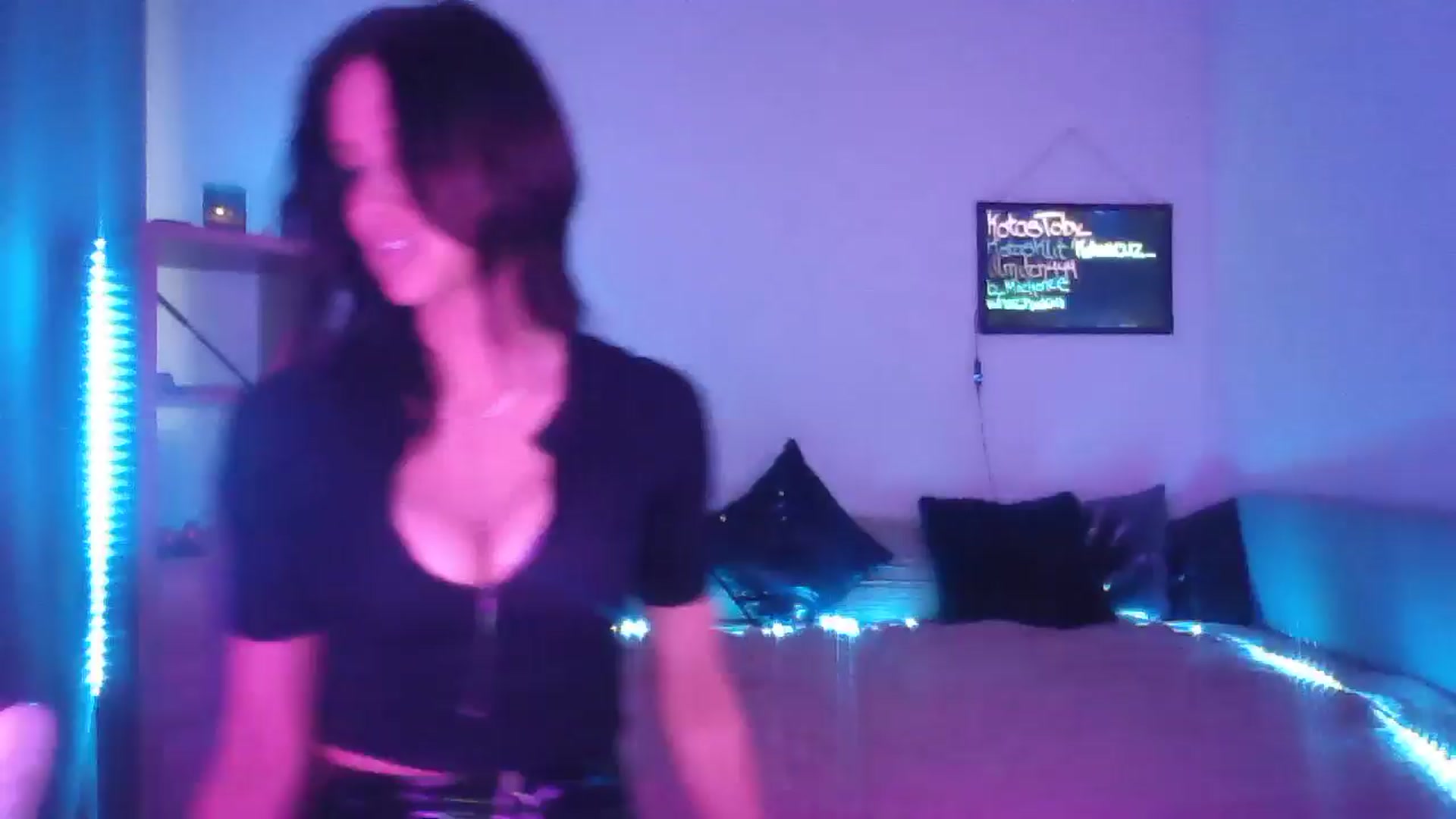Gallery image thumbnail from DakotaCox's myfreecams stream on, 03/08/2025, 06:21 image 18 of 20