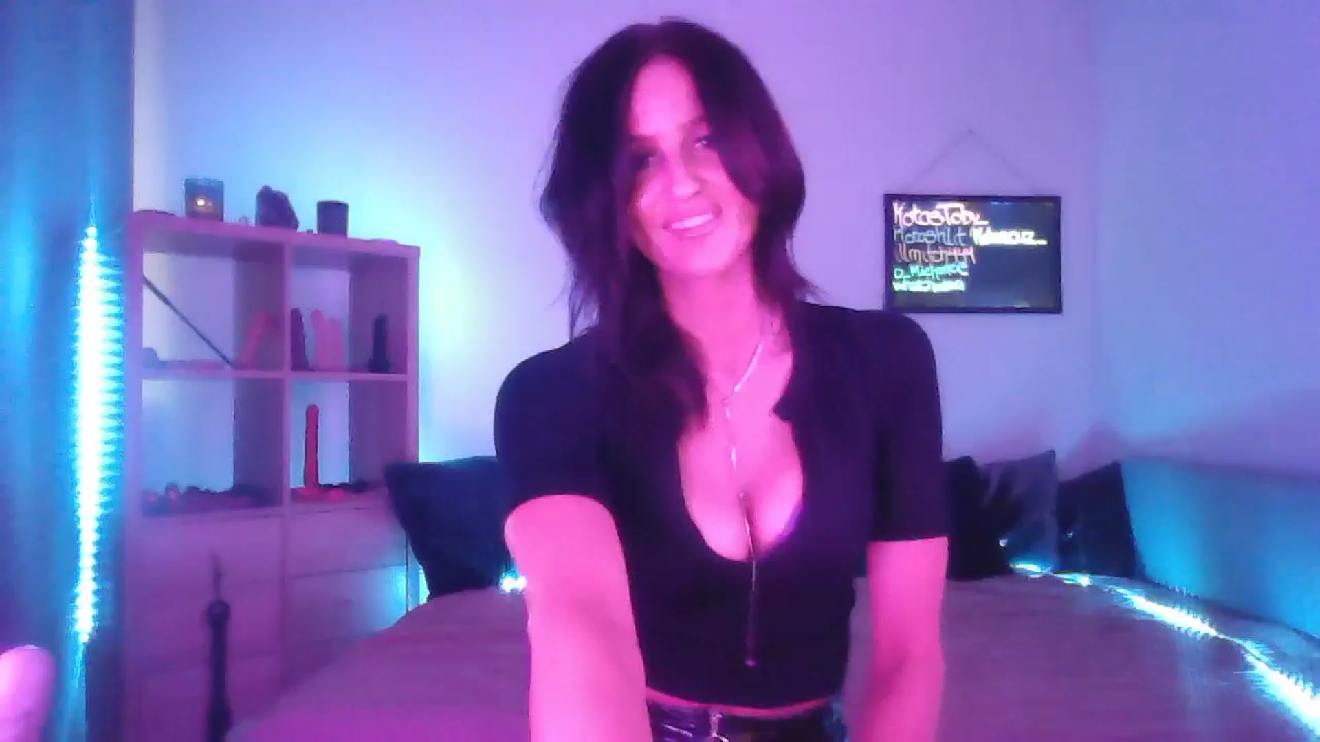 Gallery image thumbnail from DakotaCox's myfreecams stream on, 03/08/2025, 06:21 image 17 of 20