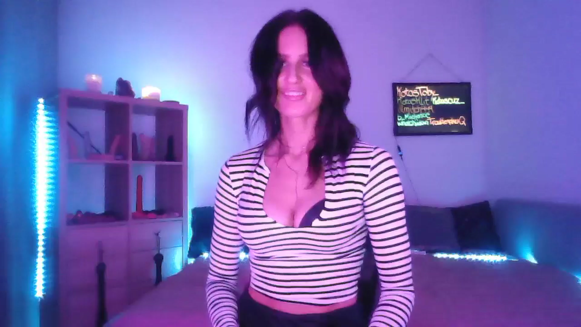 Gallery image thumbnail from DakotaCox's myfreecams stream on, 03/11/2025, 03:53 image 9 of 20