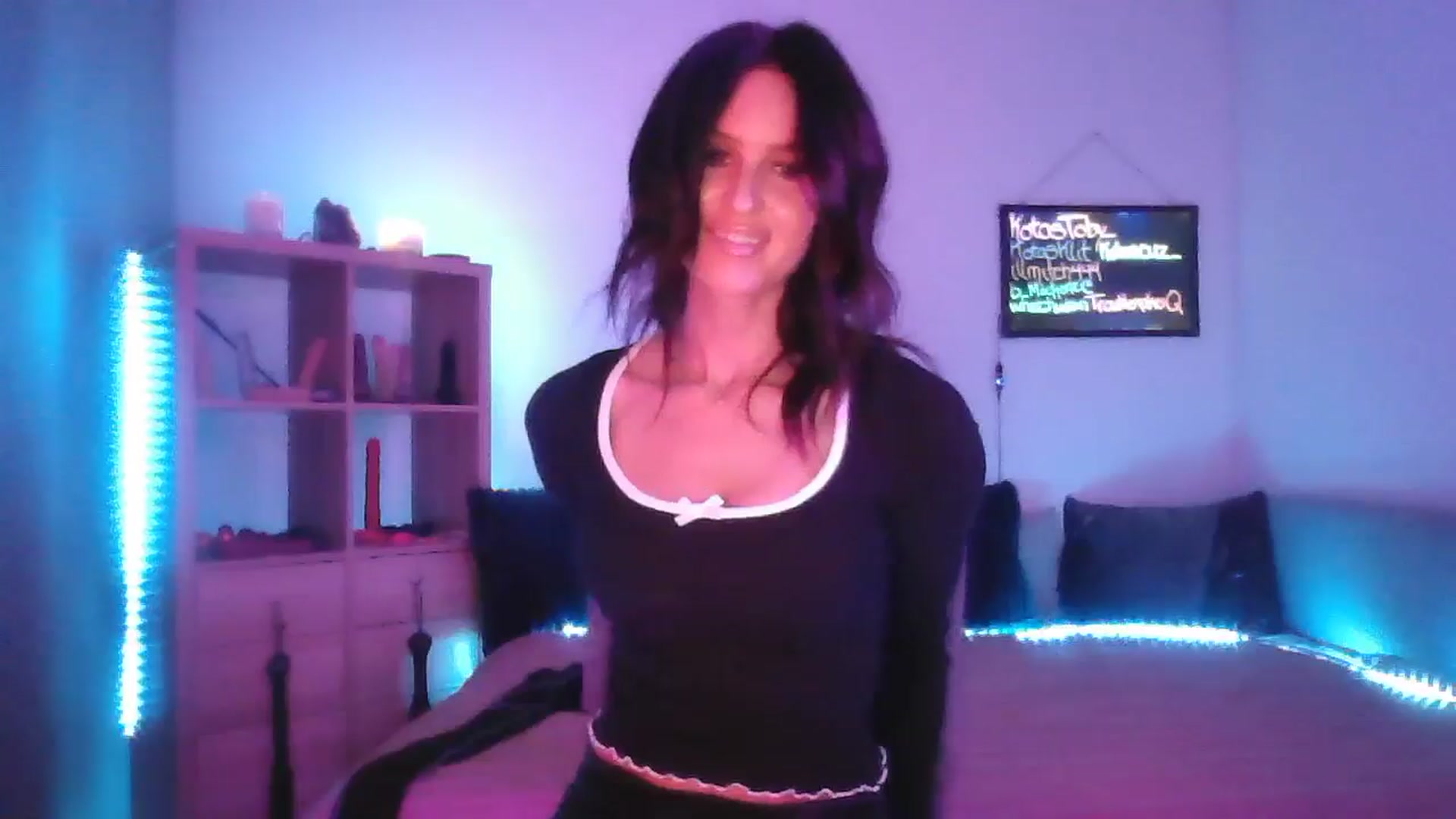 Gallery image thumbnail from DakotaCox's myfreecams stream on, 03/14/2025, 02:04 image 18 of 20