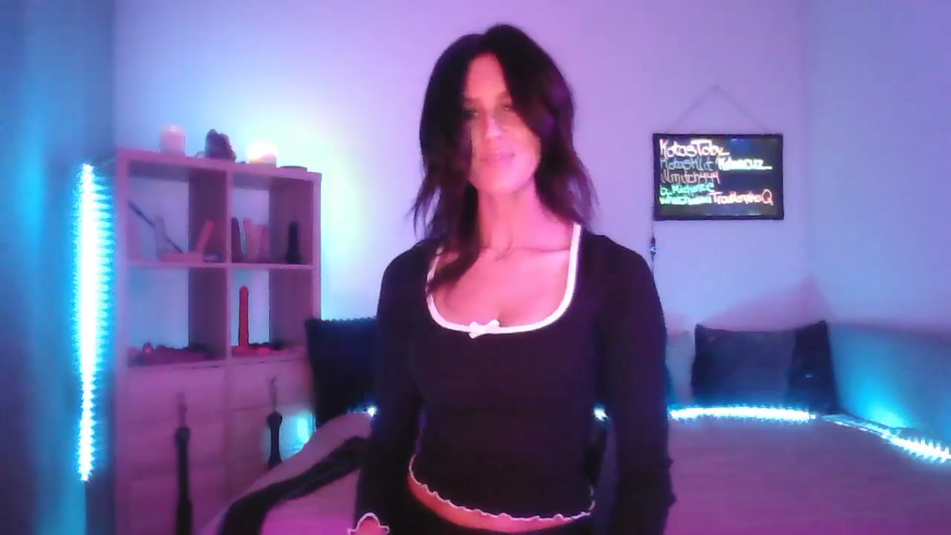 Gallery image thumbnail from DakotaCox's myfreecams stream on, 03/14/2025, 02:04 image 11 of 20