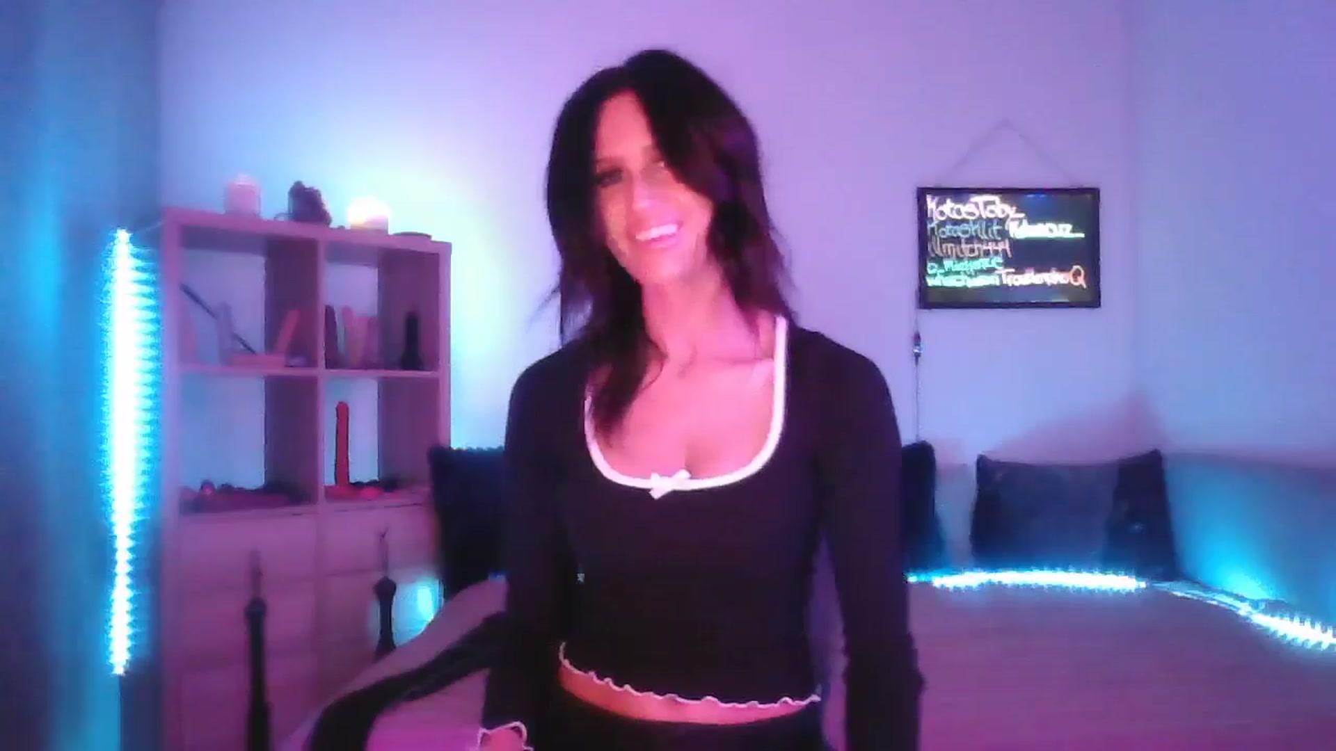 Gallery image thumbnail from DakotaCox's myfreecams stream on, 03/14/2025, 02:04 image 4 of 20