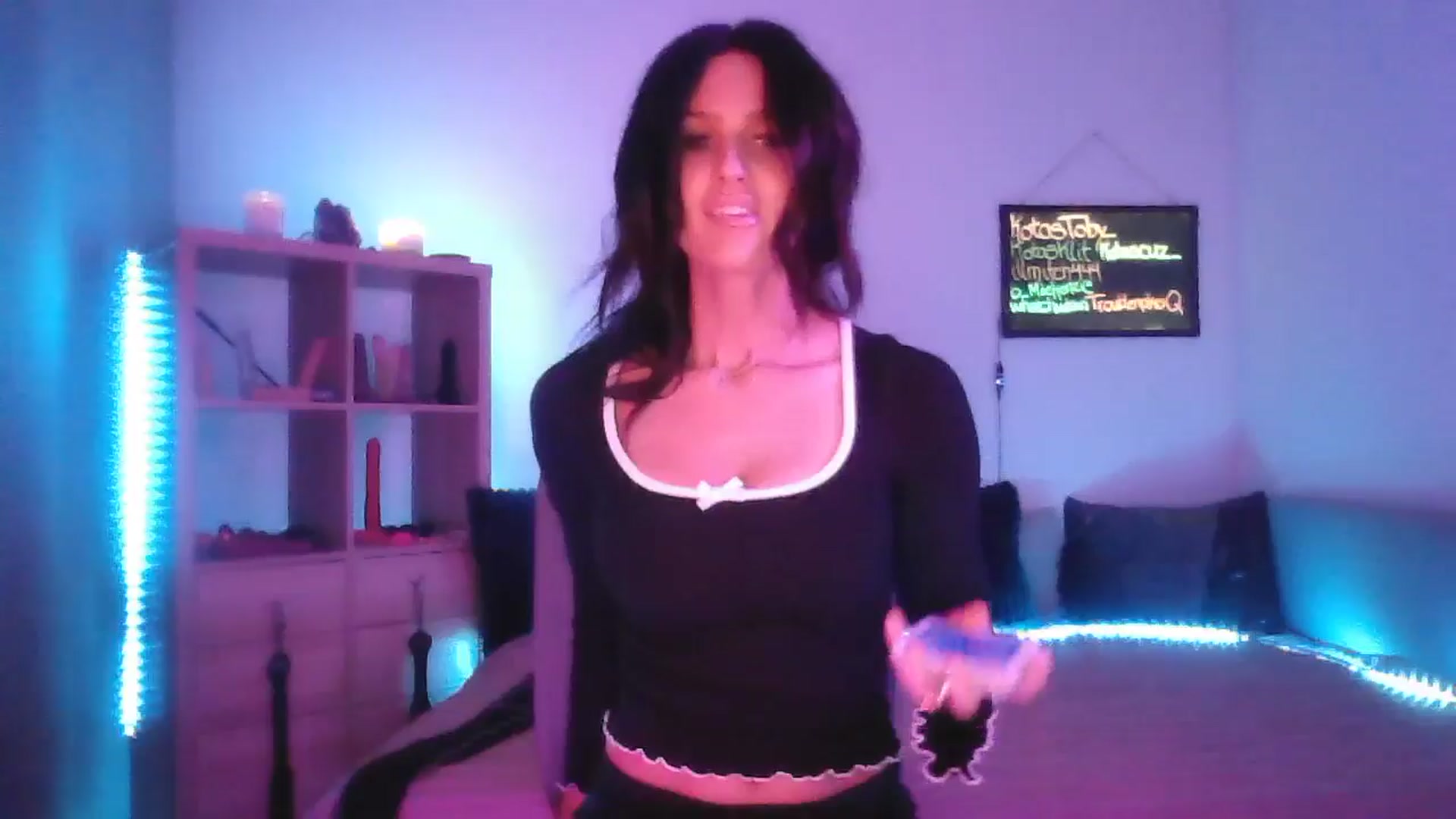 Gallery image thumbnail from DakotaCox's myfreecams stream on, 03/14/2025, 02:04 image 14 of 20