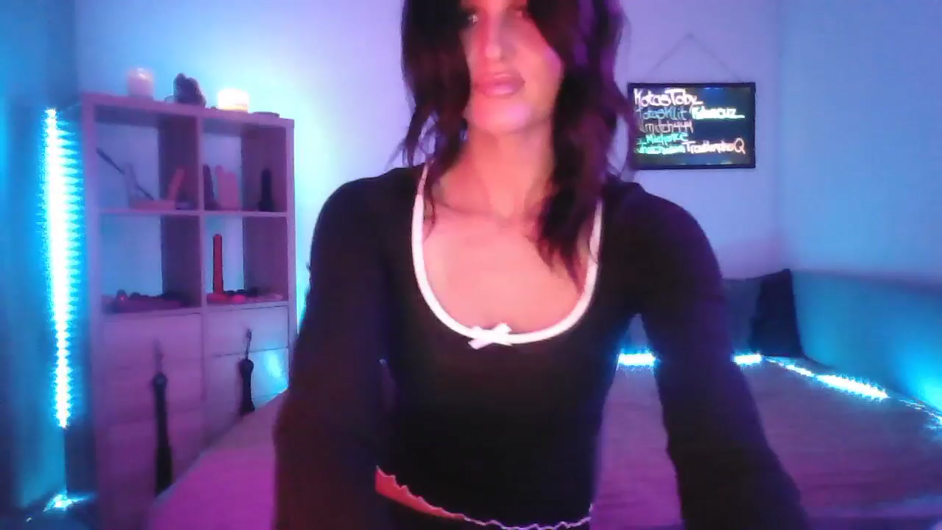 Gallery image thumbnail from DakotaCox's myfreecams stream on, 03/14/2025, 04:33 image 8 of 20