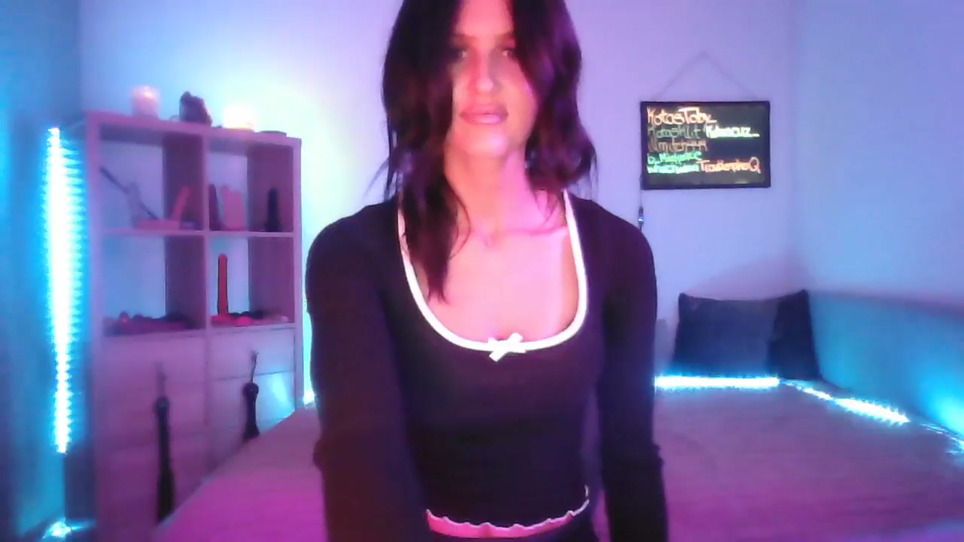 Gallery image thumbnail from DakotaCox's myfreecams stream on, 03/14/2025, 04:33 image 19 of 20