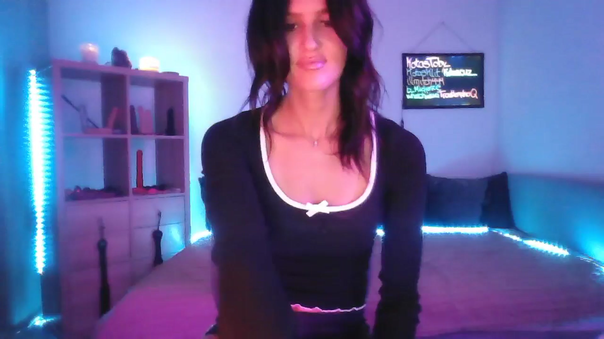 Gallery image thumbnail from DakotaCox's myfreecams stream on, 03/14/2025, 04:33 image 7 of 20