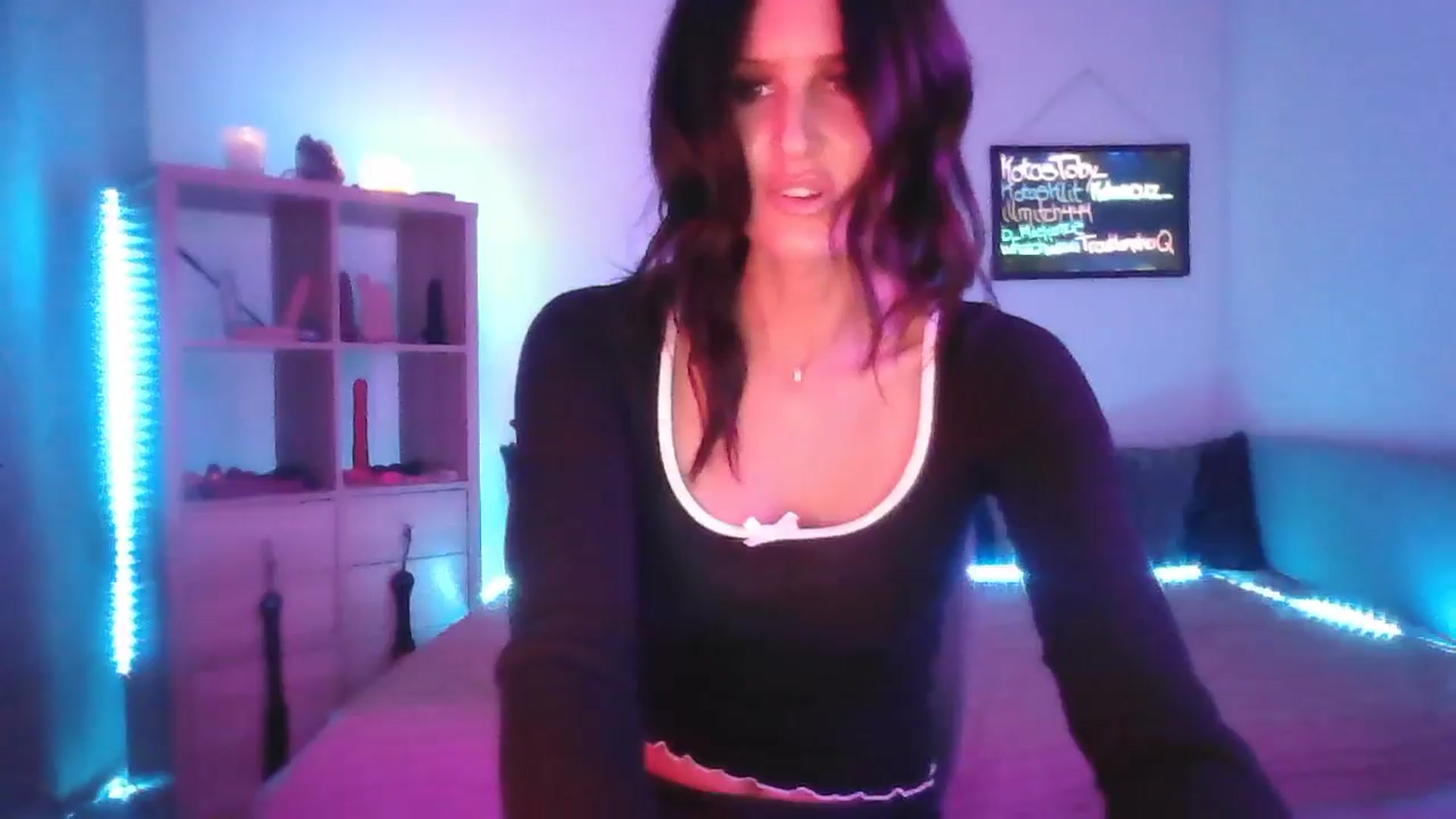 Gallery image thumbnail from DakotaCox's myfreecams stream on, 03/14/2025, 05:31 image 18 of 20