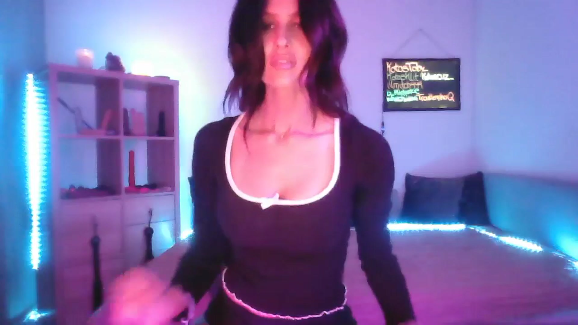 Gallery image thumbnail from DakotaCox's myfreecams stream on, 03/14/2025, 05:31 image 12 of 20