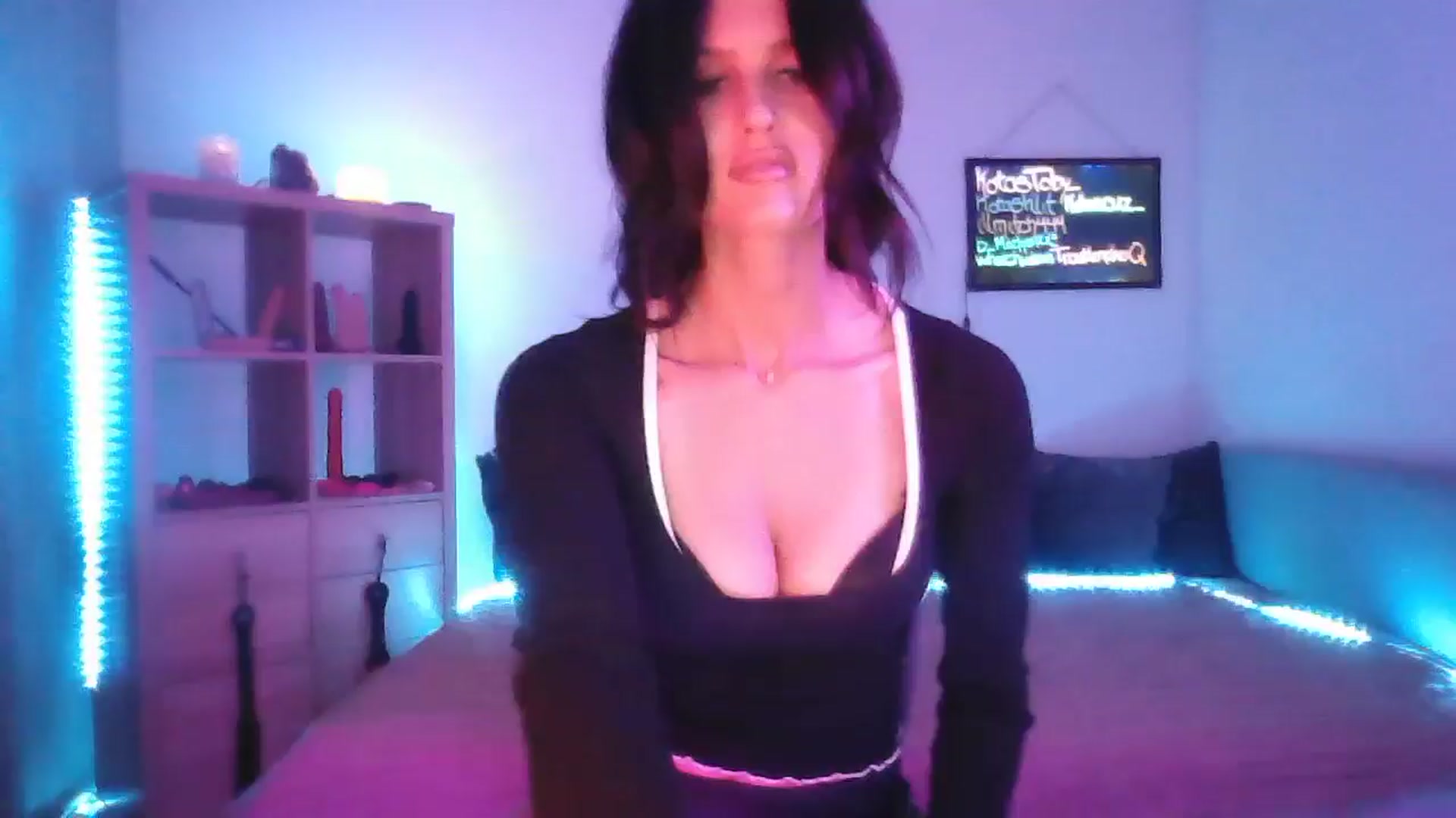 Gallery image thumbnail from DakotaCox's myfreecams stream on, 03/14/2025, 05:31 image 7 of 20