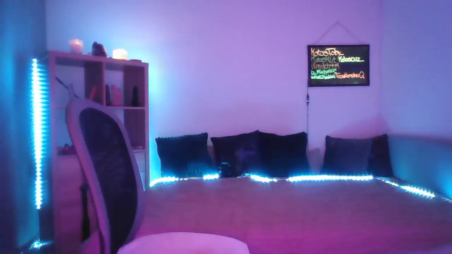 Gallery image thumbnail from DakotaCox's myfreecams stream on, 03/14/2025, 05:31 image 17 of 20