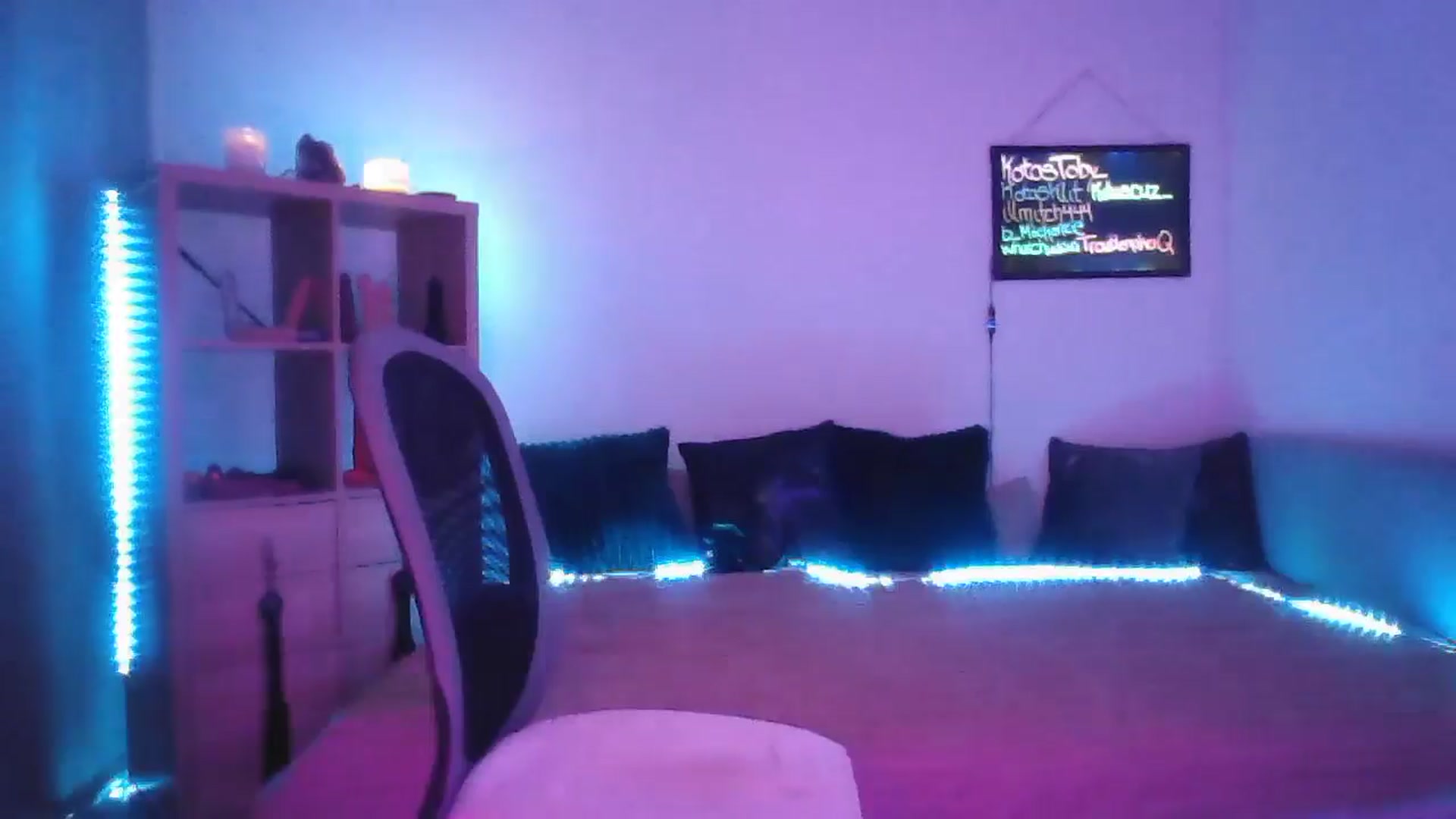 Gallery image thumbnail from DakotaCox's myfreecams stream on, 03/14/2025, 05:31 image 16 of 20