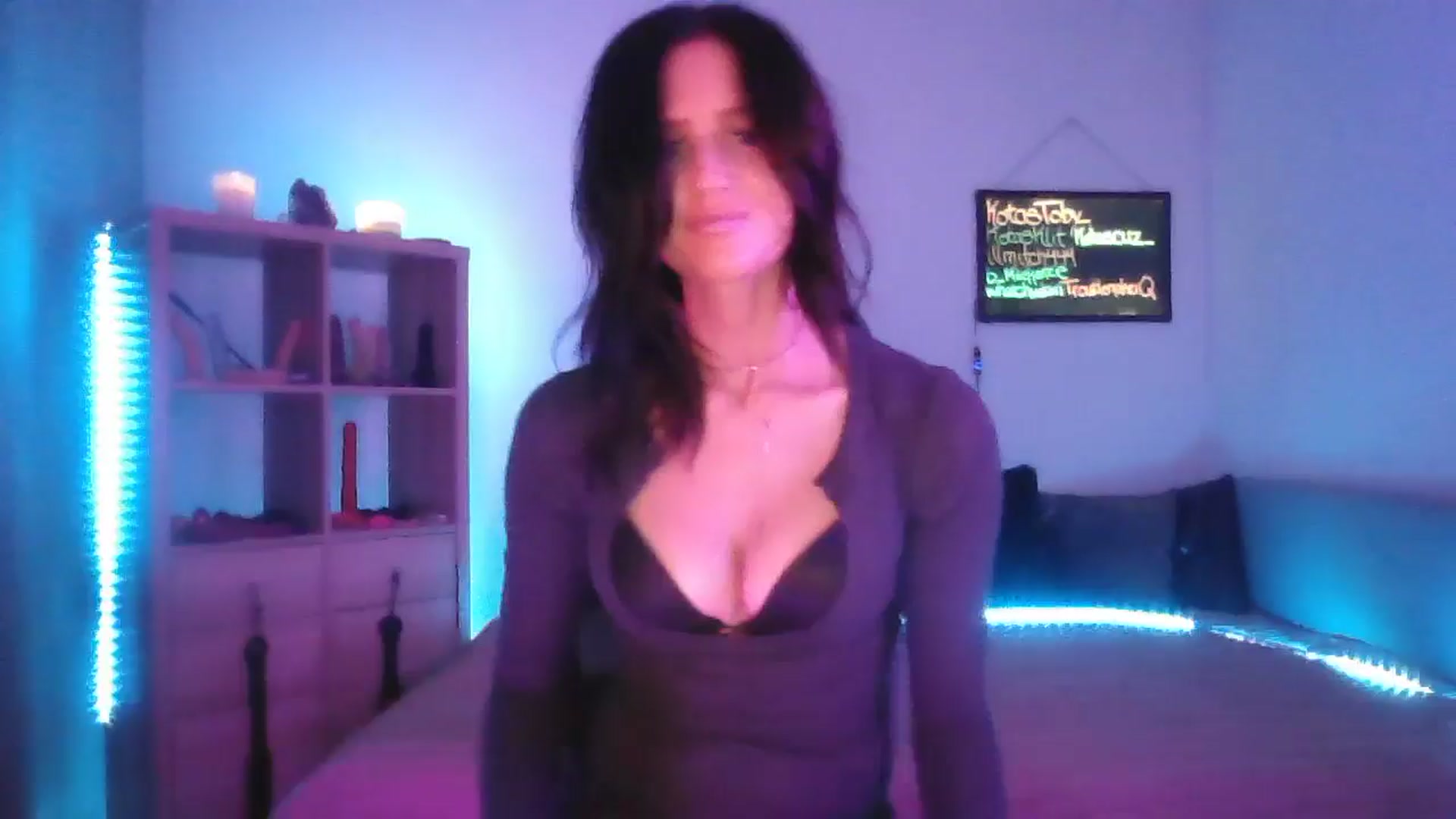 Gallery image thumbnail from DakotaCox's myfreecams stream on, 03/16/2025, 03:42 image 11 of 20
