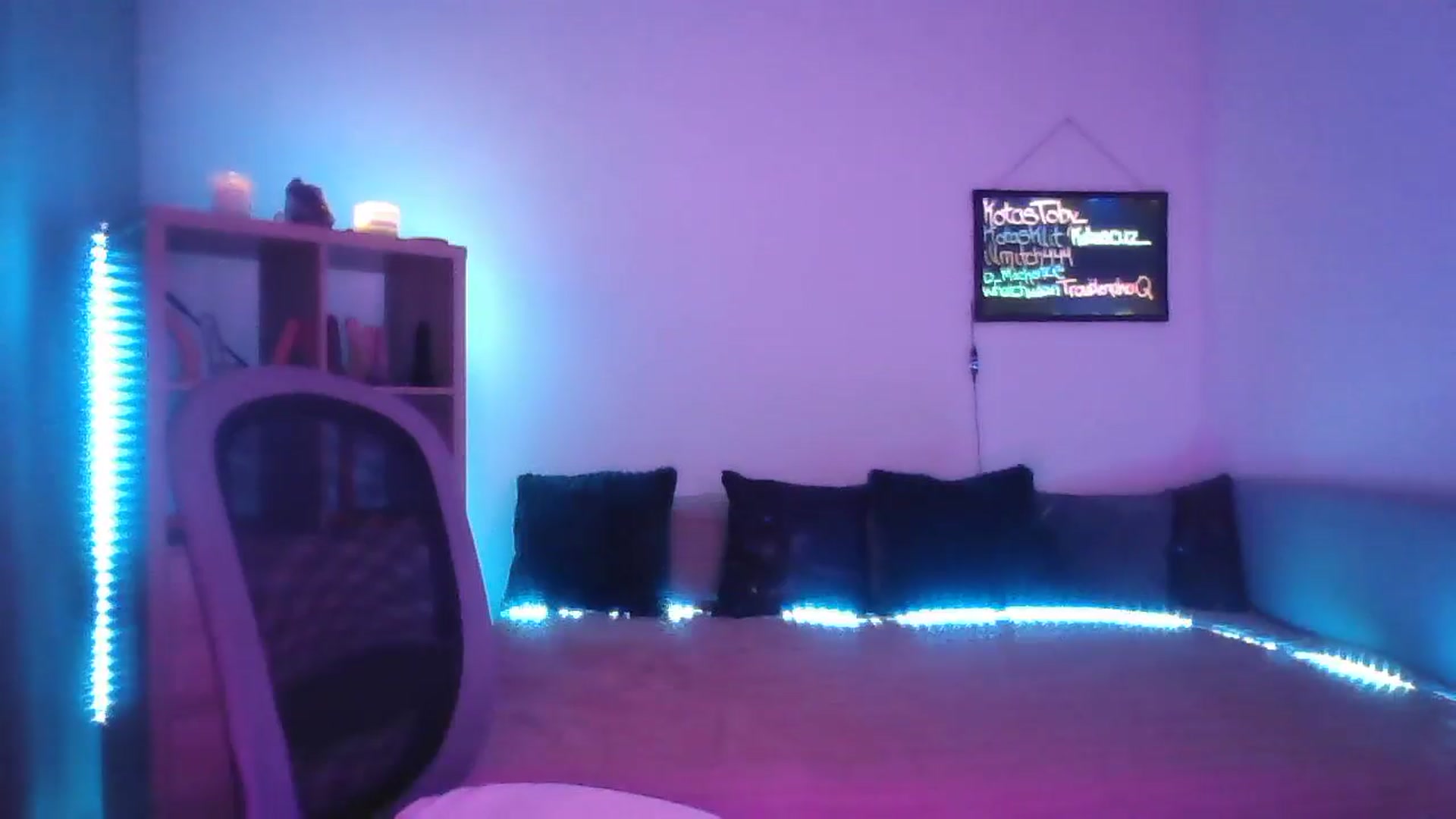 Gallery image thumbnail from DakotaCox's myfreecams stream on, 03/16/2025, 03:42 image 13 of 20