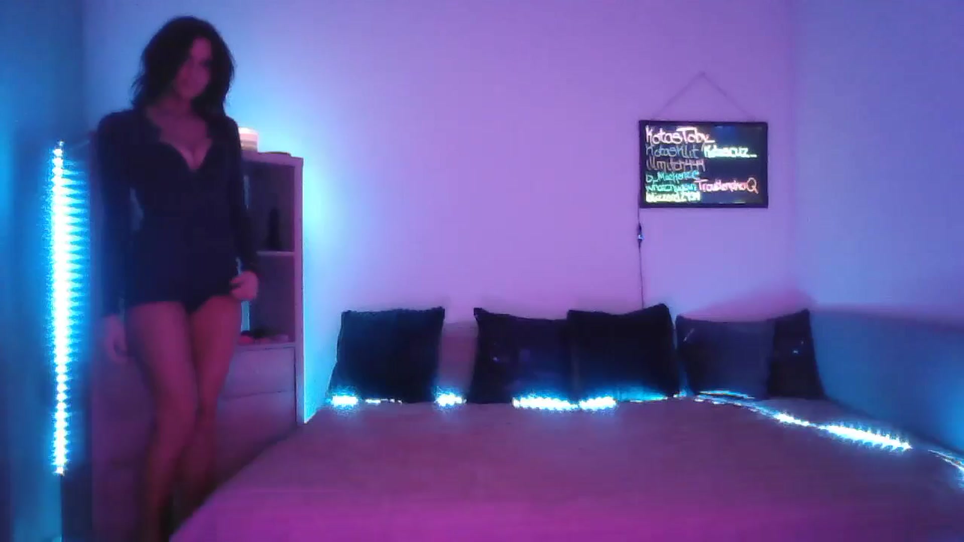 Gallery image thumbnail from DakotaCox's myfreecams stream on, 03/16/2025, 04:17 image 18 of 20