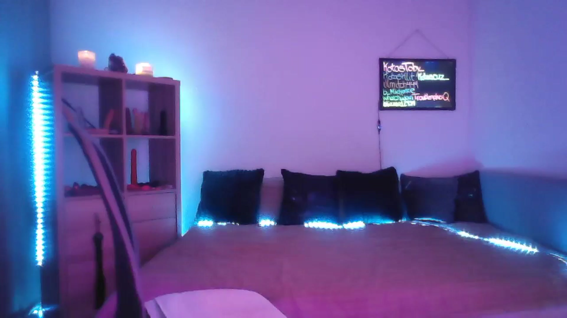 Gallery image thumbnail from DakotaCox's myfreecams stream on, 03/16/2025, 04:17 image 17 of 20