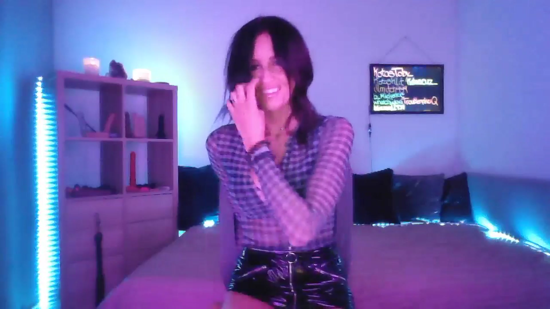 Gallery image thumbnail from DakotaCox's myfreecams stream on, 03/18/2025, 02:59 image 10 of 20