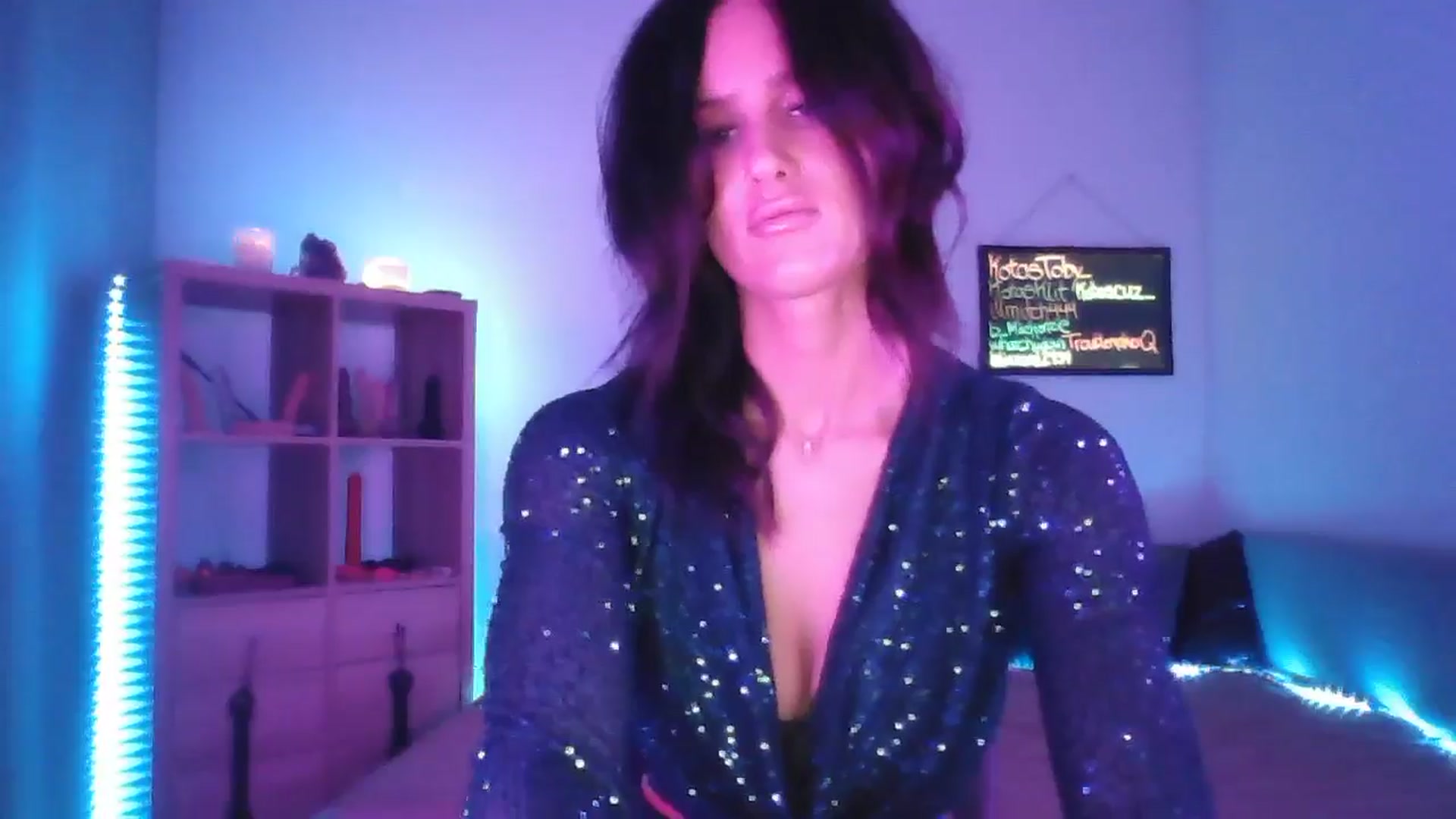 Gallery image thumbnail from DakotaCox's myfreecams stream on, 03/19/2025, 02:13 image 5 of 20