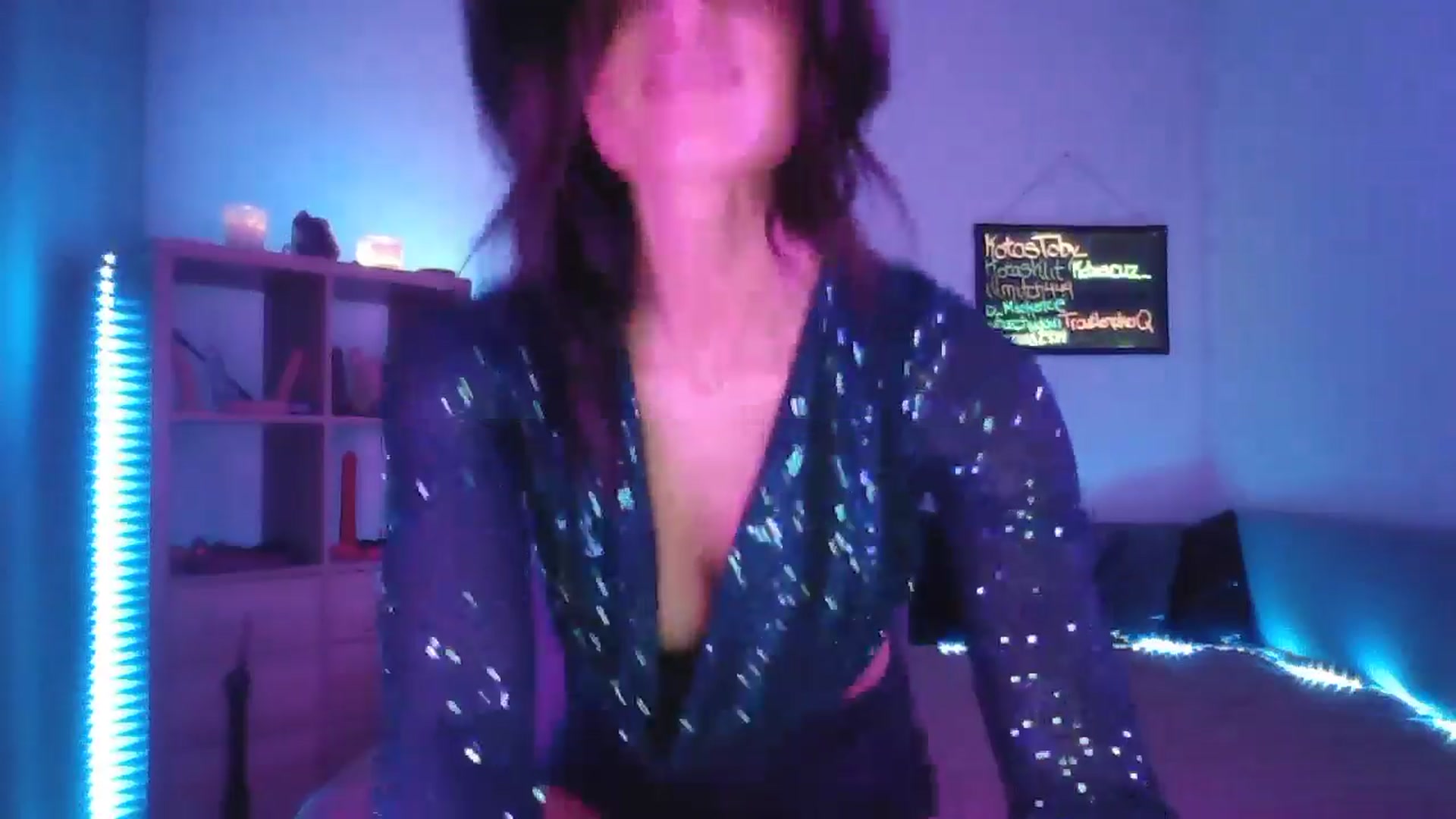 Gallery image thumbnail from DakotaCox's myfreecams stream on, 03/19/2025, 02:13 image 18 of 20