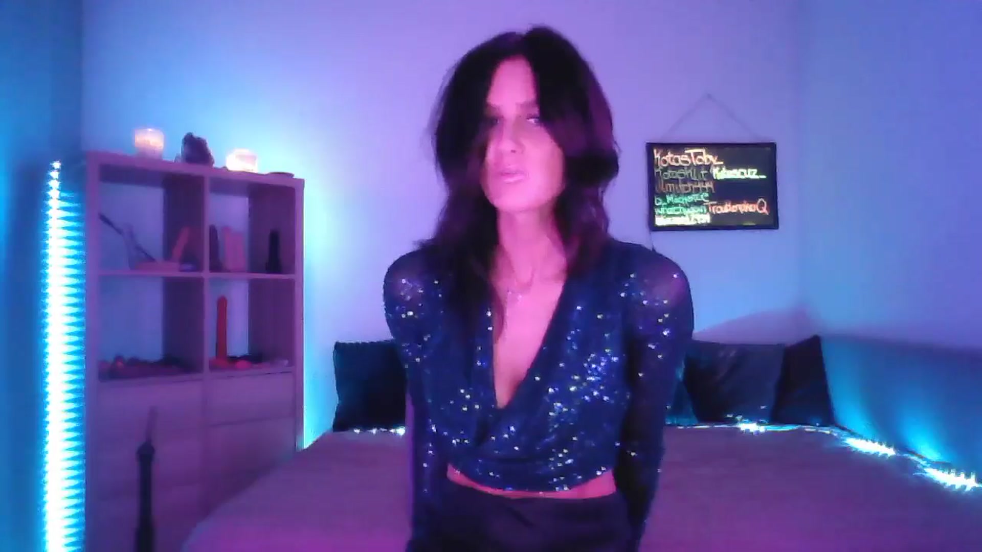 Gallery image thumbnail from DakotaCox's myfreecams stream on, 03/19/2025, 04:26 image 8 of 20