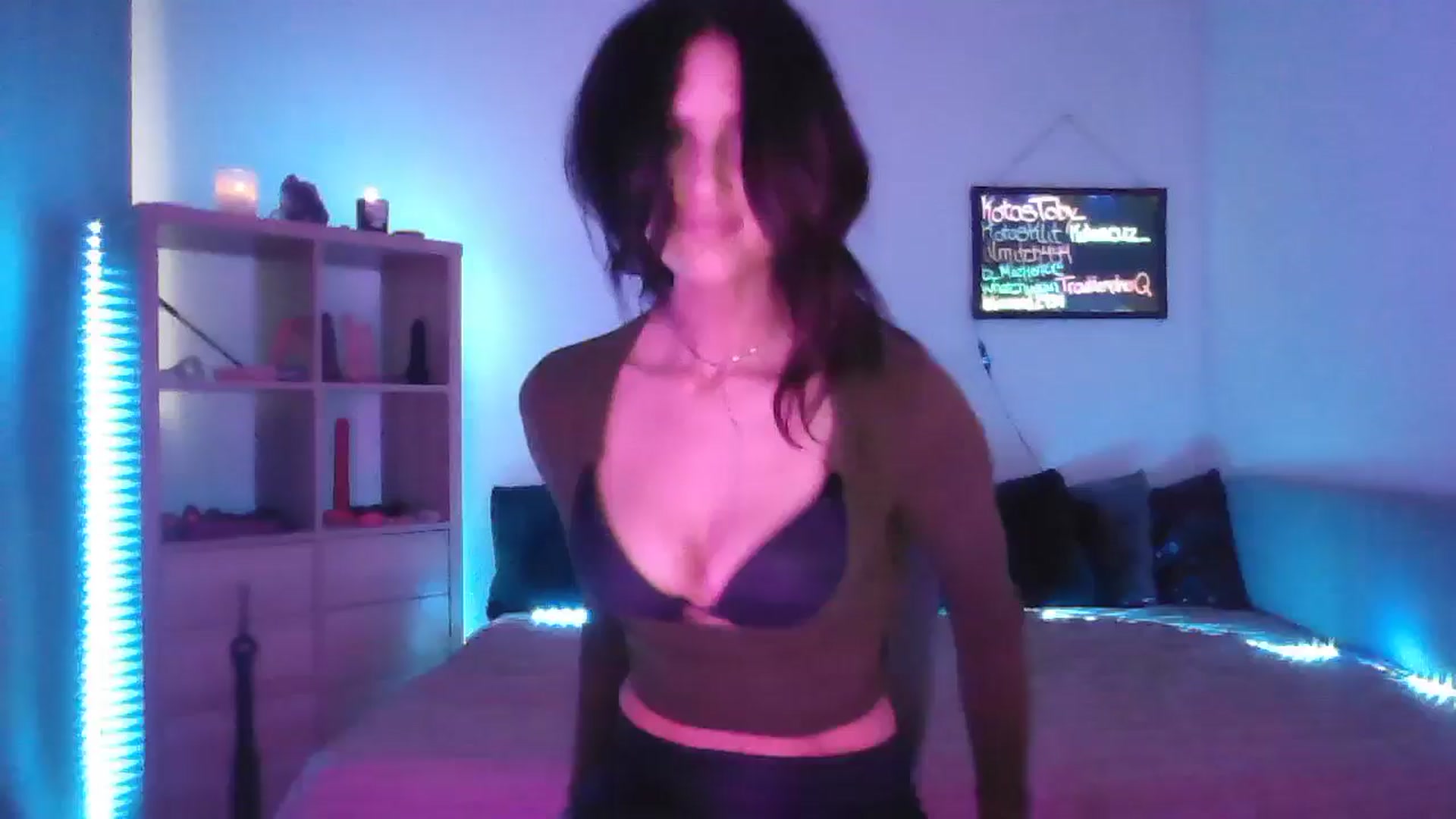 Gallery image thumbnail from DakotaCox's myfreecams stream on, 03/28/2025, 06:44 image 1 of 20