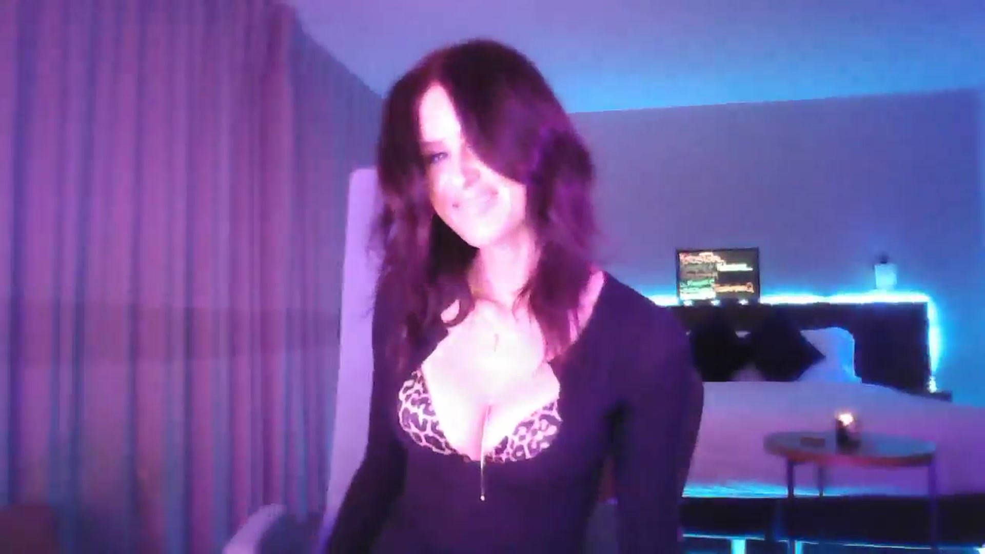 Gallery image thumbnail from DakotaCox's myfreecams stream on, 03/29/2025, 04:09 image 13 of 20