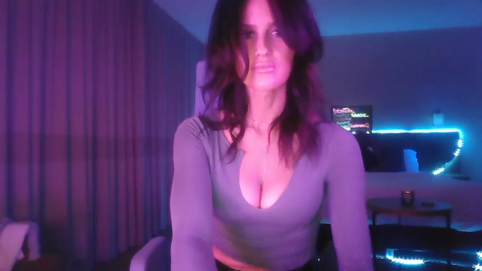 Gallery image thumbnail from DakotaCox's myfreecams stream on, 03/31/2025, 03:05 image 2 of 20
