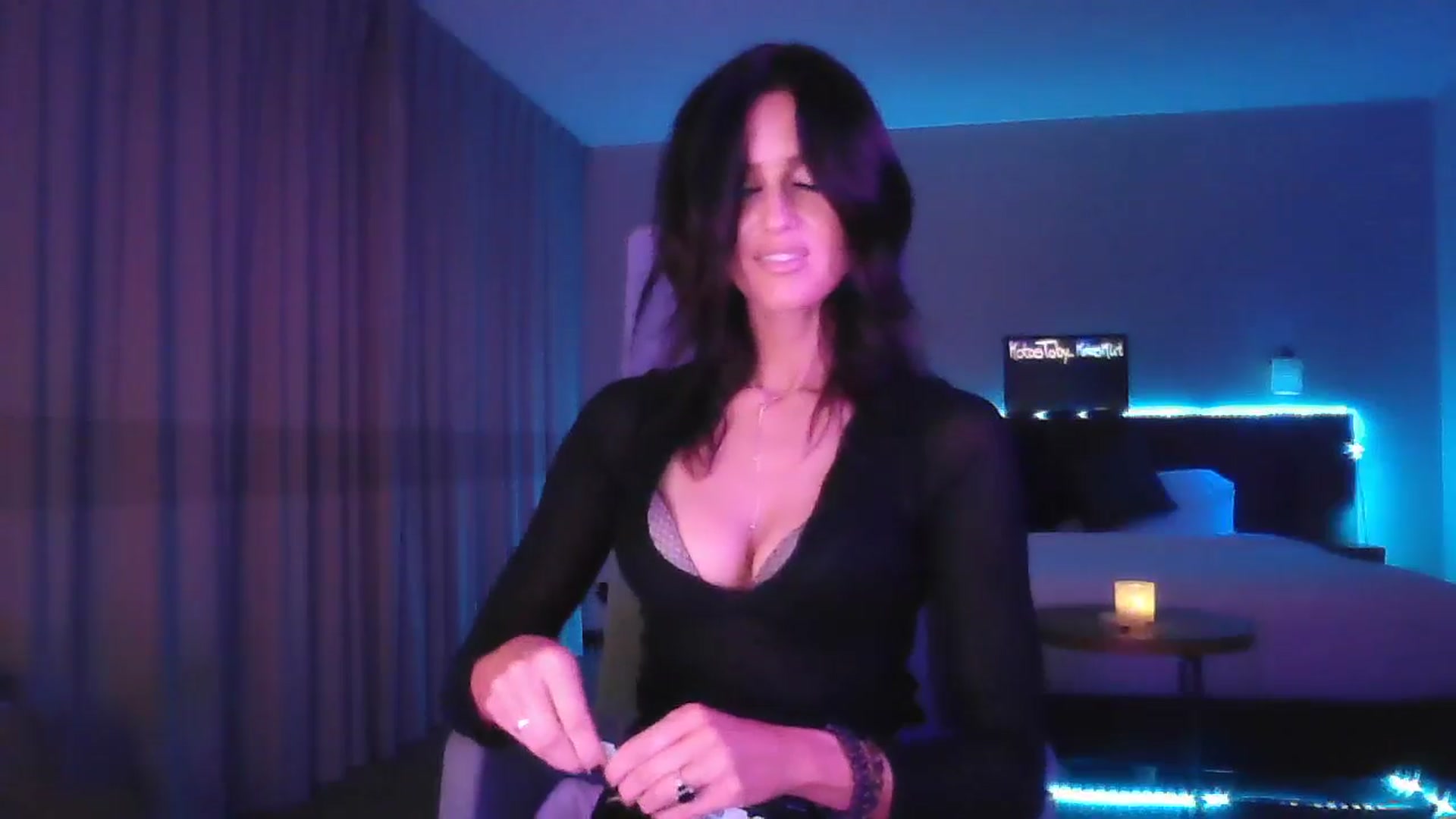 Gallery image thumbnail from DakotaCox's myfreecams stream on, 04/04/2025, 03:56 image 17 of 20
