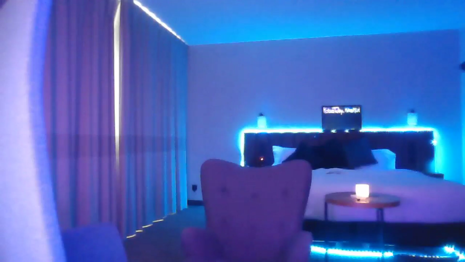 Gallery image thumbnail from DakotaCox's myfreecams stream on, 04/04/2025, 06:14 image 6 of 20