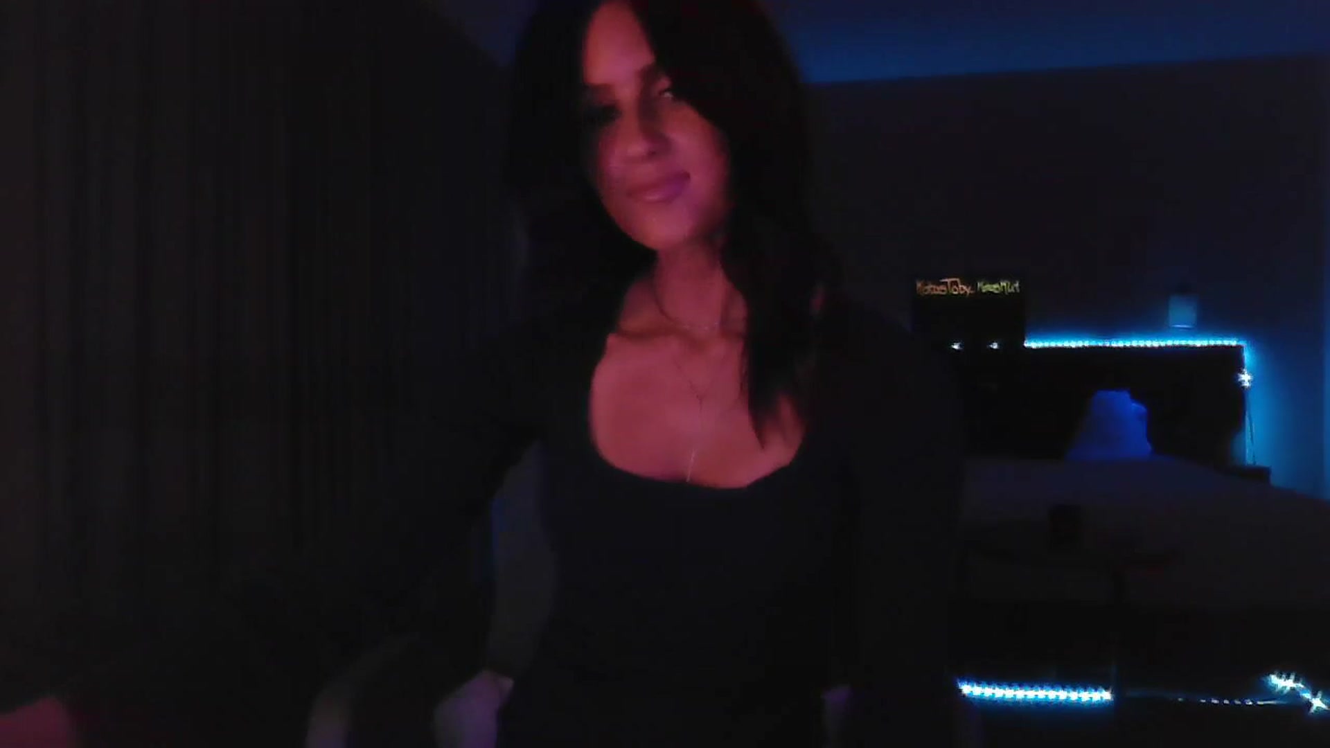Gallery image thumbnail from DakotaCox's myfreecams stream on, 04/05/2025, 04:17 image 9 of 20