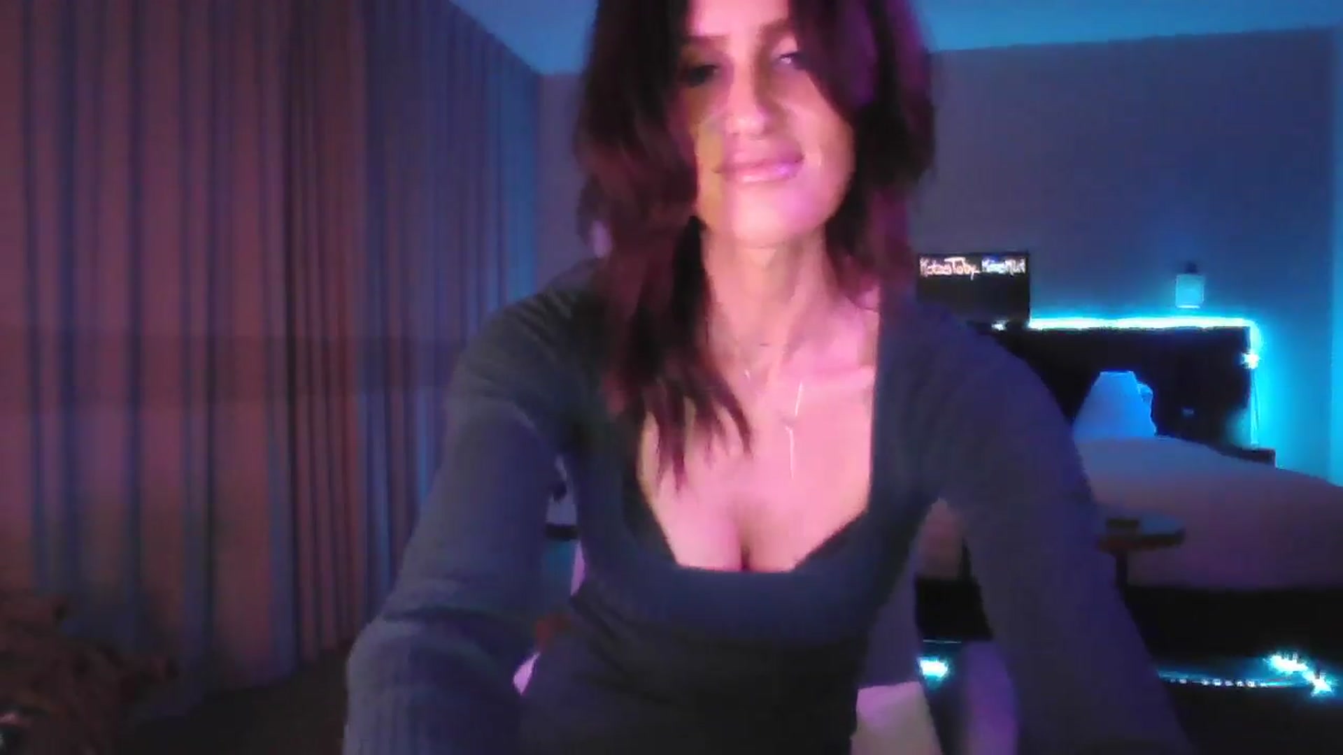 Gallery image thumbnail from DakotaCox's myfreecams stream on, 04/05/2025, 04:17 image 16 of 20