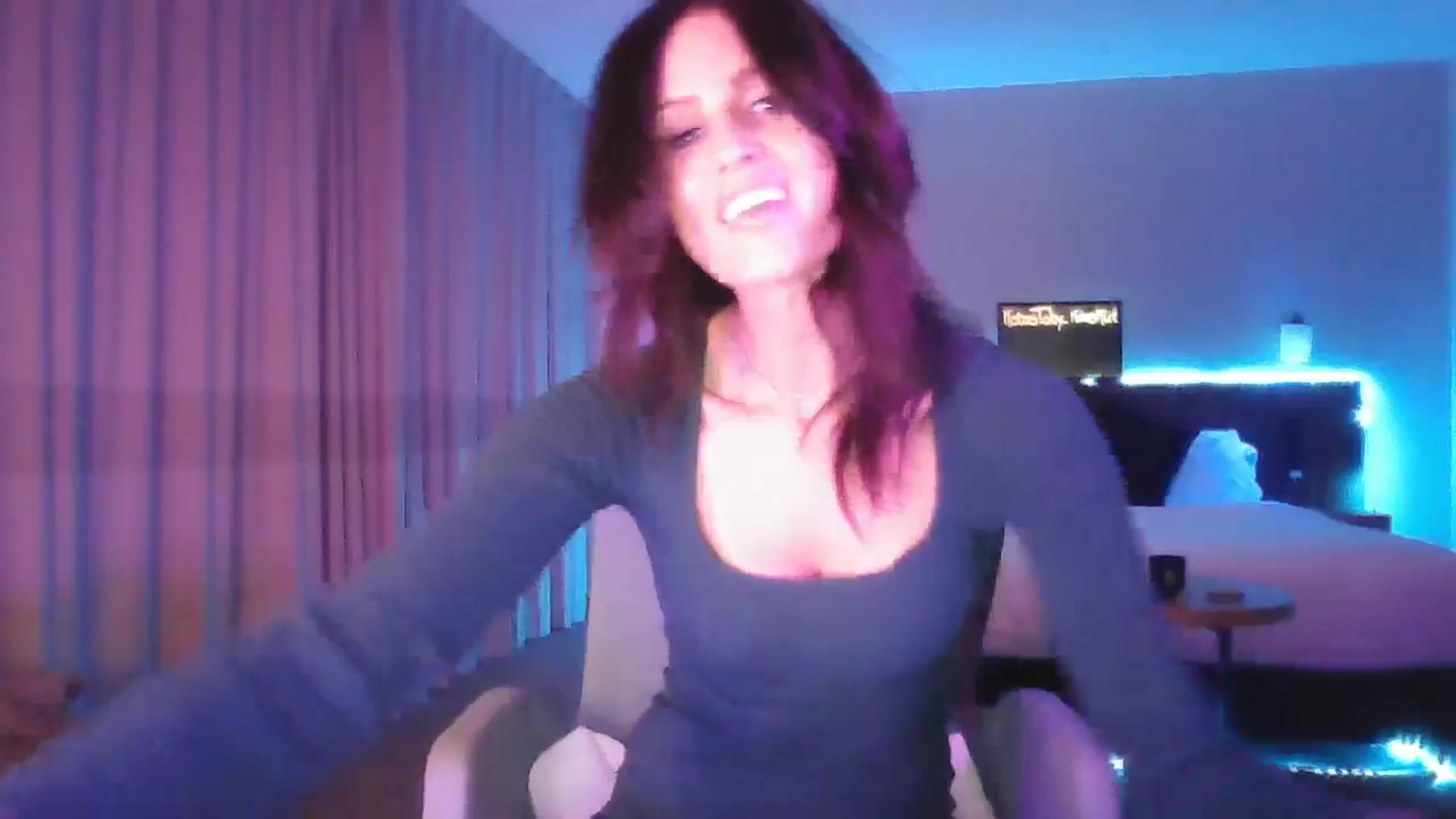 Gallery image thumbnail from DakotaCox's myfreecams stream on, 04/05/2025, 04:17 image 13 of 20