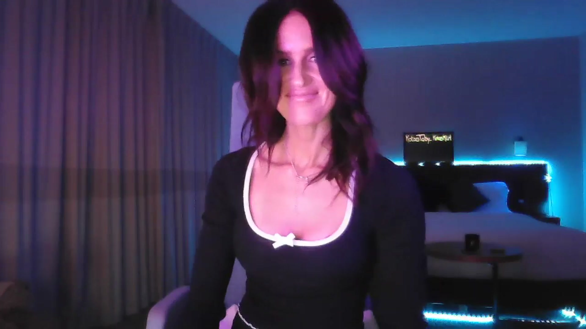 Gallery image thumbnail from DakotaCox's myfreecams stream on, 04/06/2025, 04:14 image 18 of 20