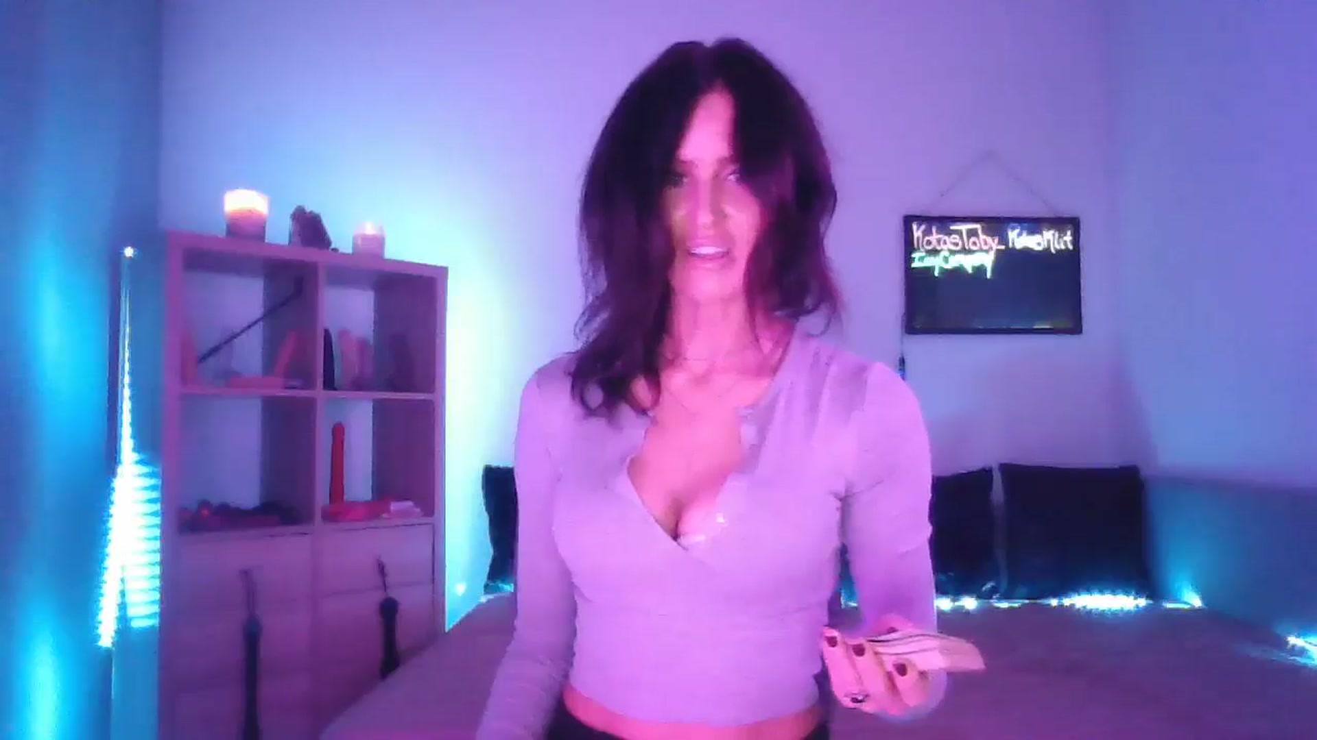 Gallery image thumbnail from DakotaCox's myfreecams stream on, 04/19/2025, 03:10 image 12 of 20